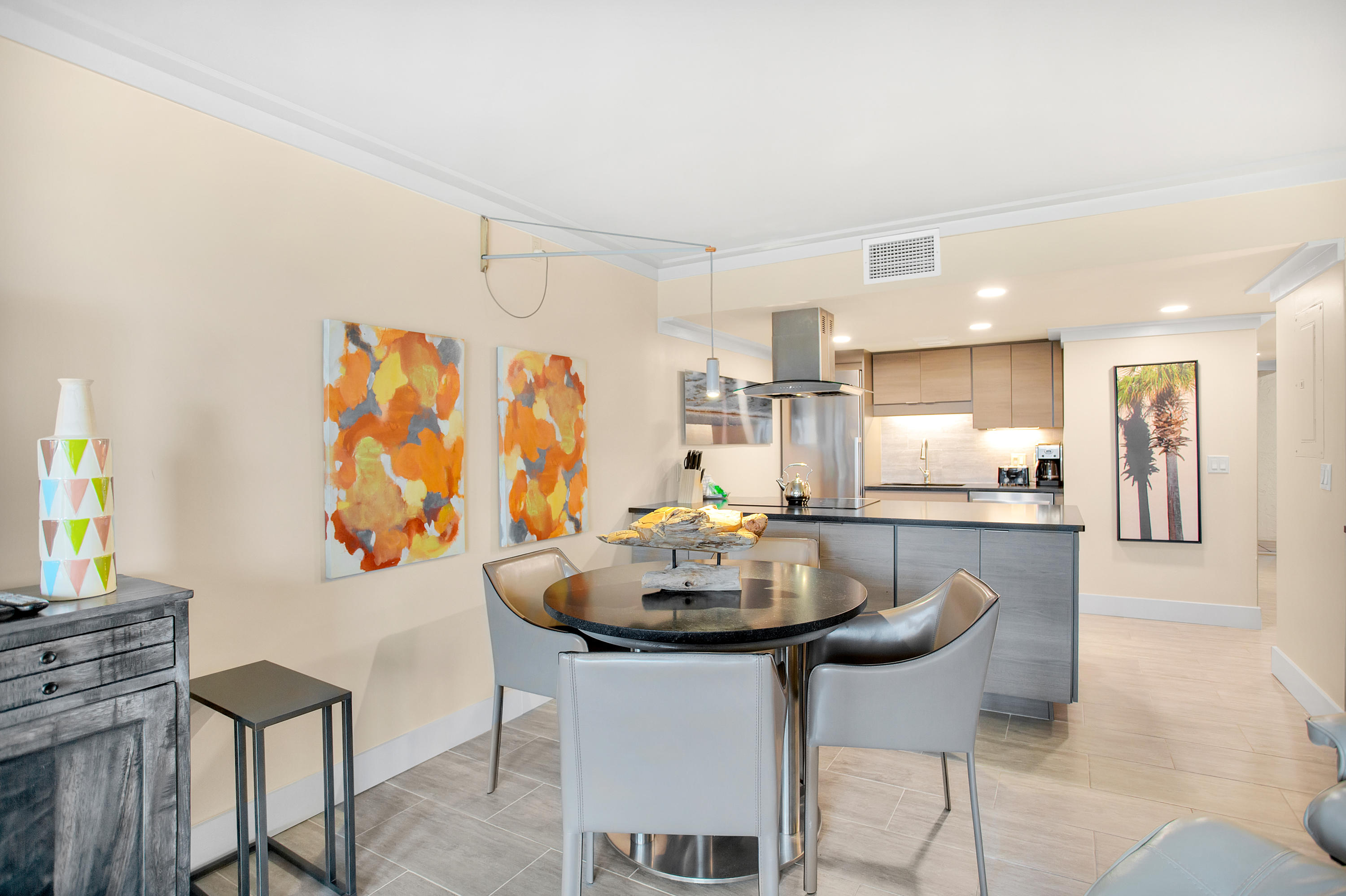 HOLIDAY SURF & RACQUET CLUB - Residential