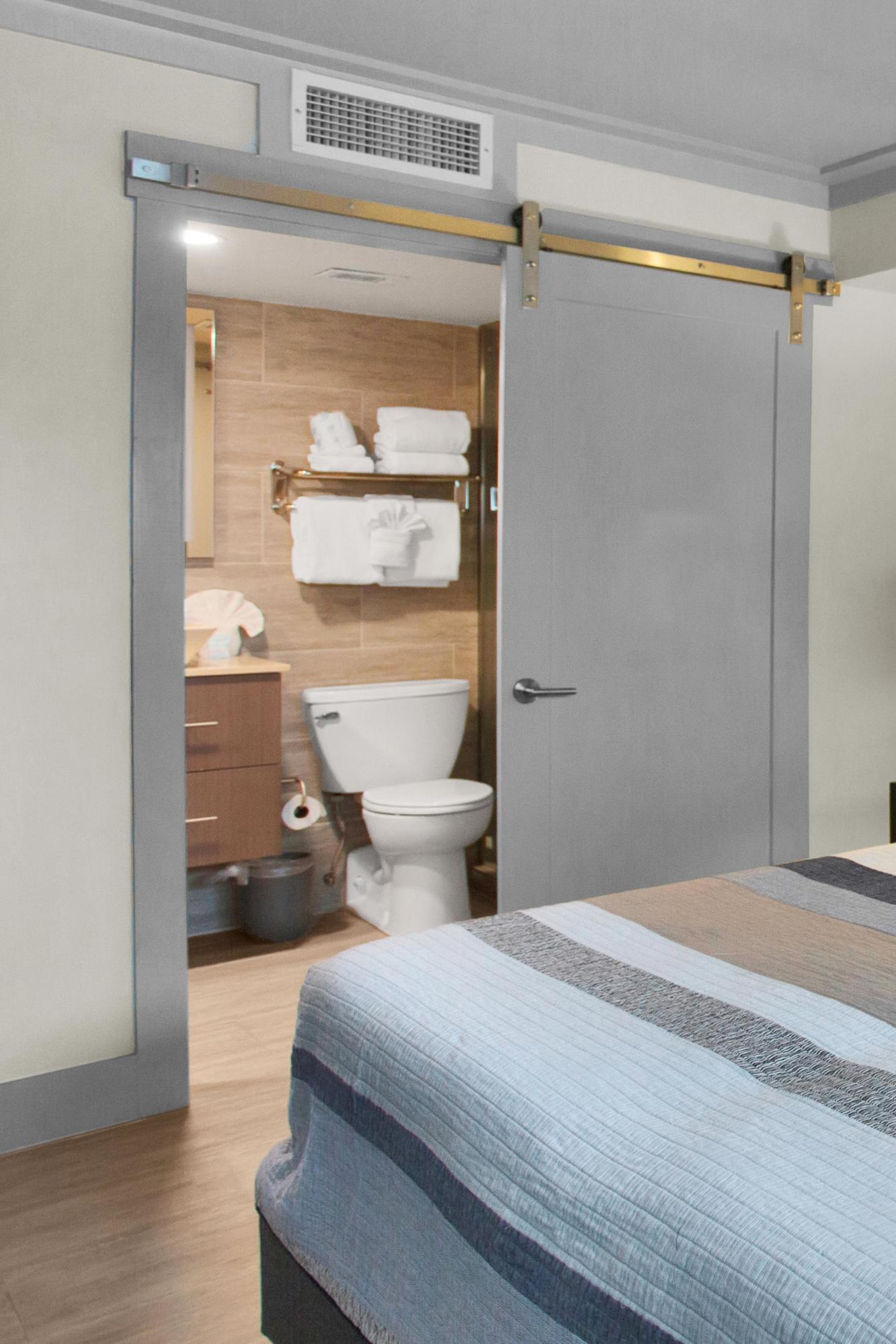 HOLIDAY SURF & RACQUET CLUB - Residential