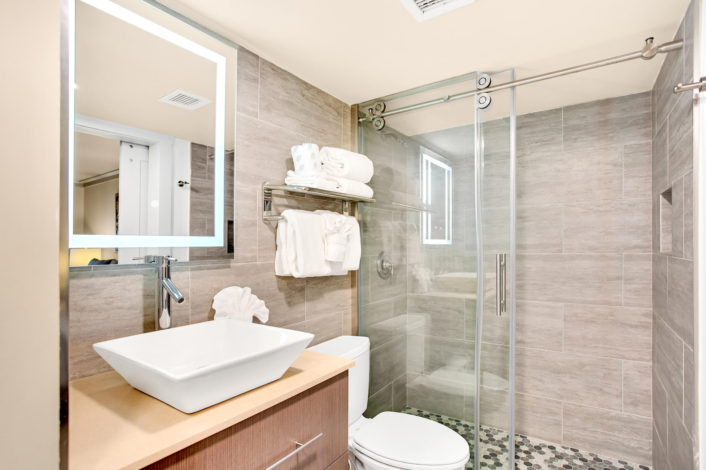 HOLIDAY SURF & RACQUET CLUB - Residential