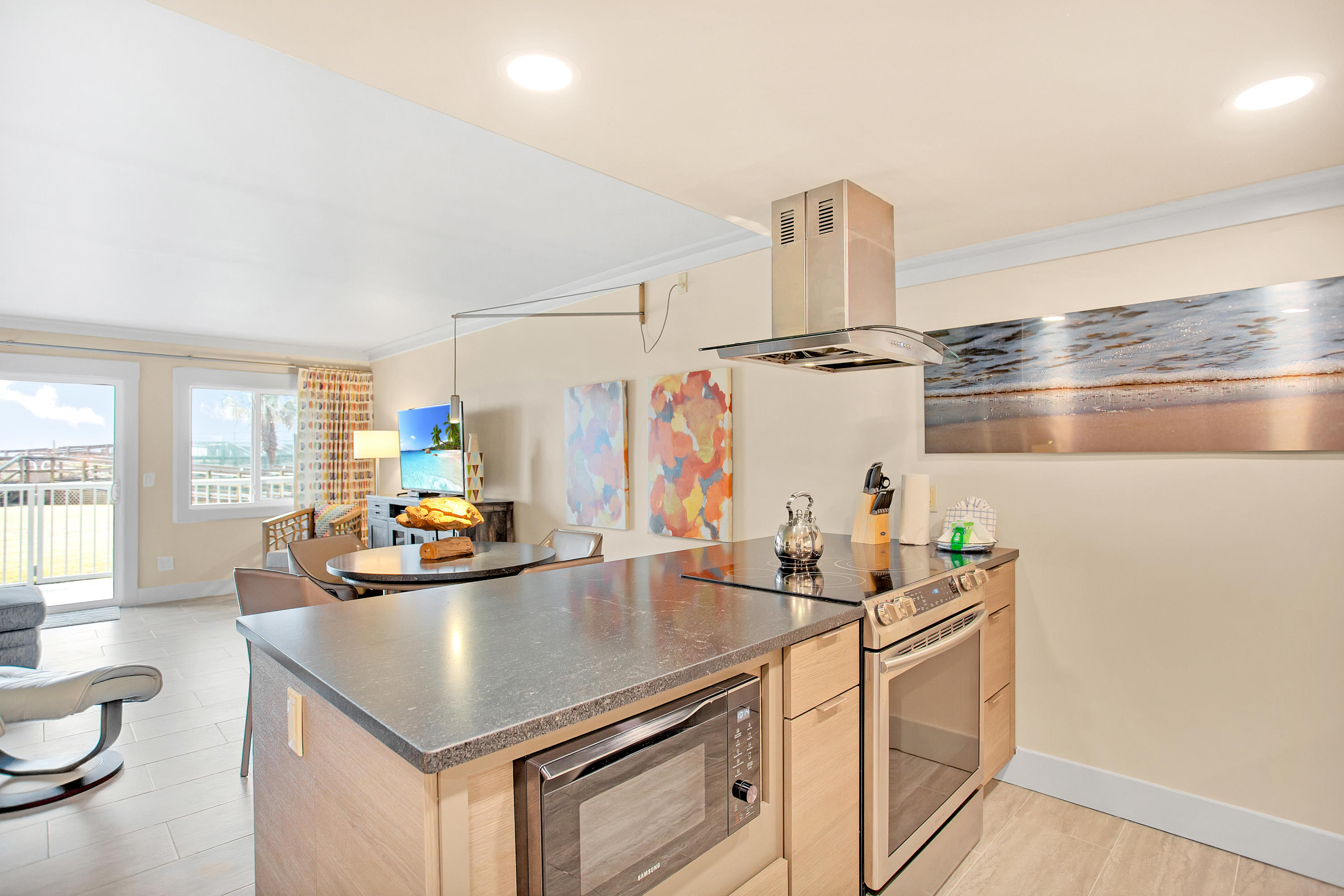 HOLIDAY SURF & RACQUET CLUB - Residential