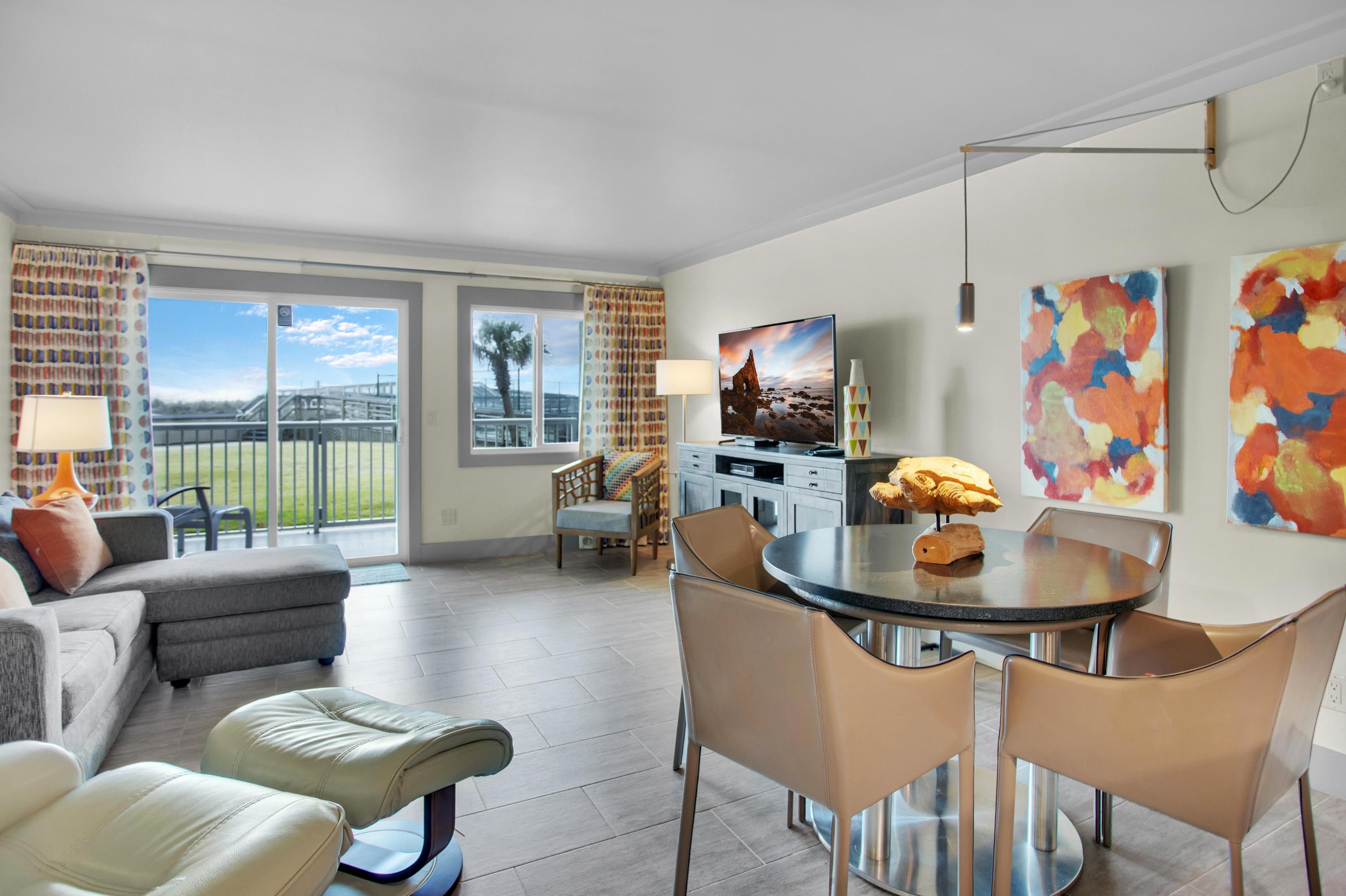 HOLIDAY SURF & RACQUET CLUB - Residential