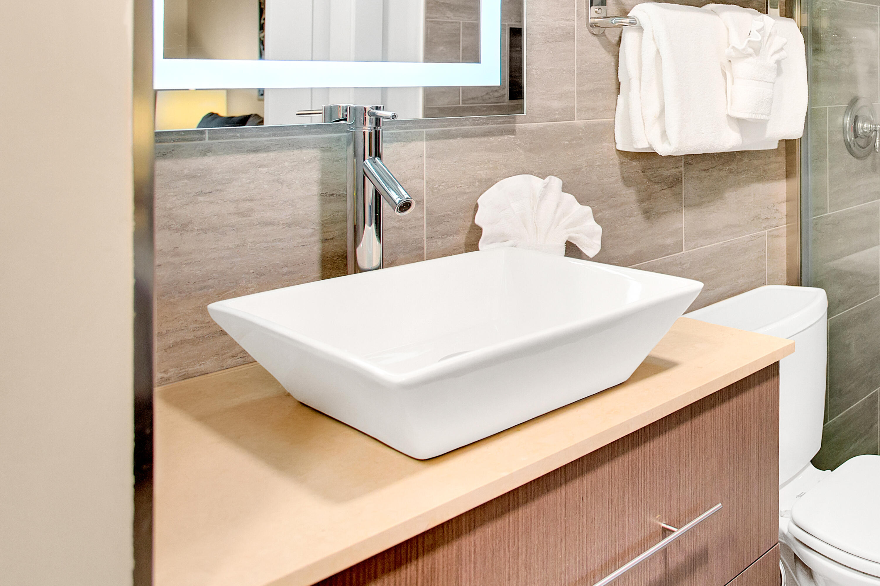 HOLIDAY SURF & RACQUET CLUB - Residential