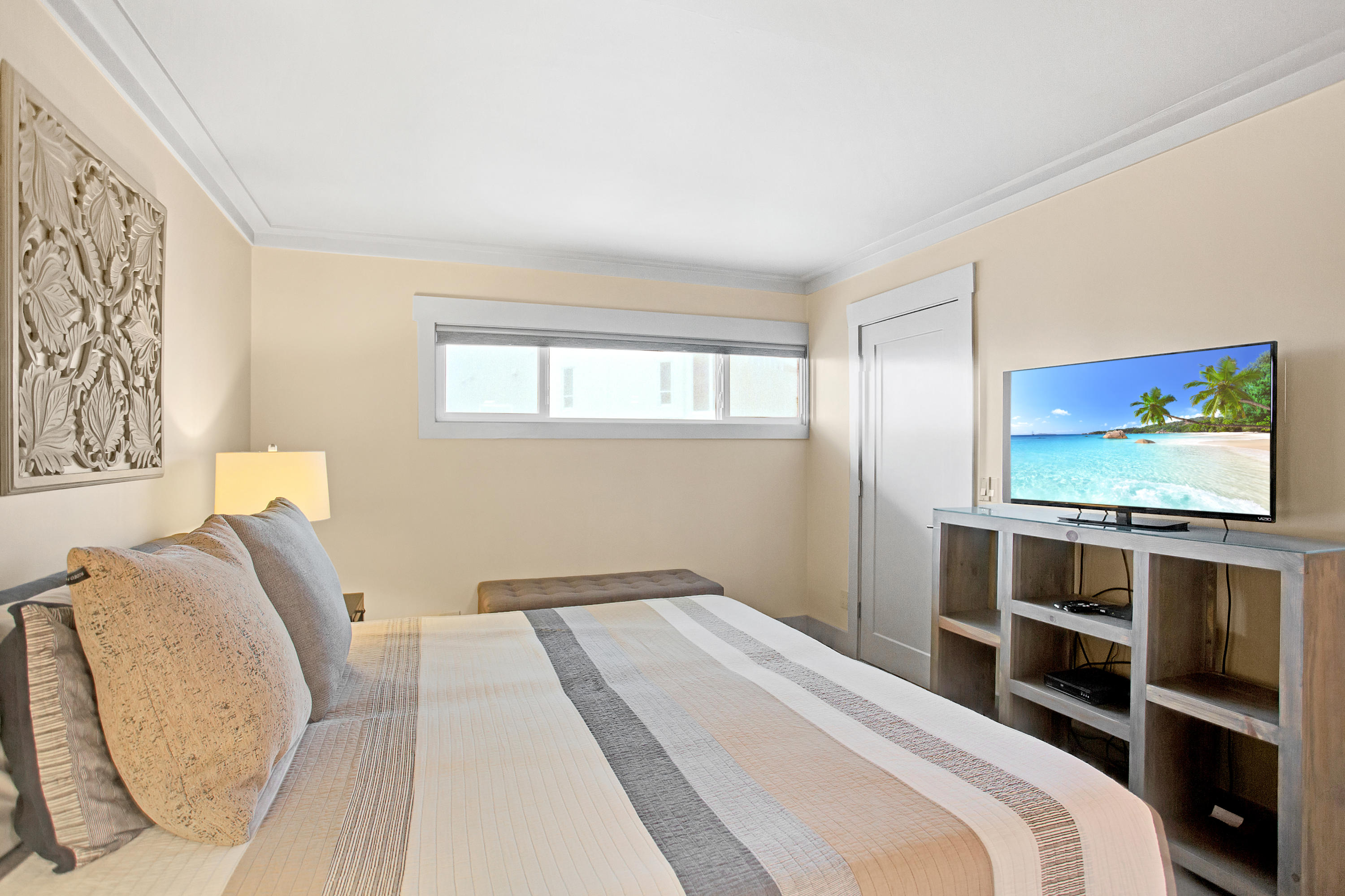 HOLIDAY SURF & RACQUET CLUB - Residential