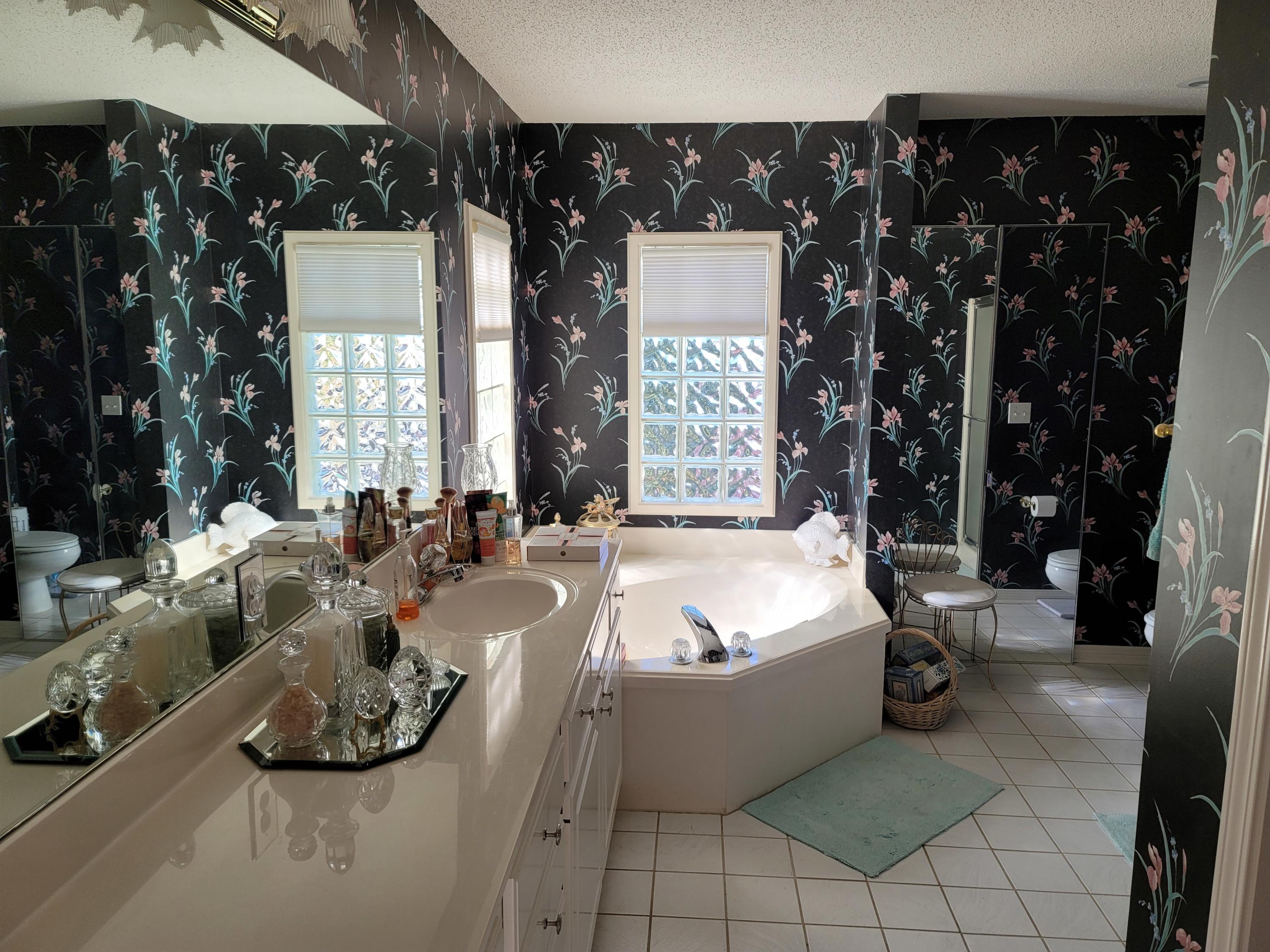 CRESCENT III - Residential