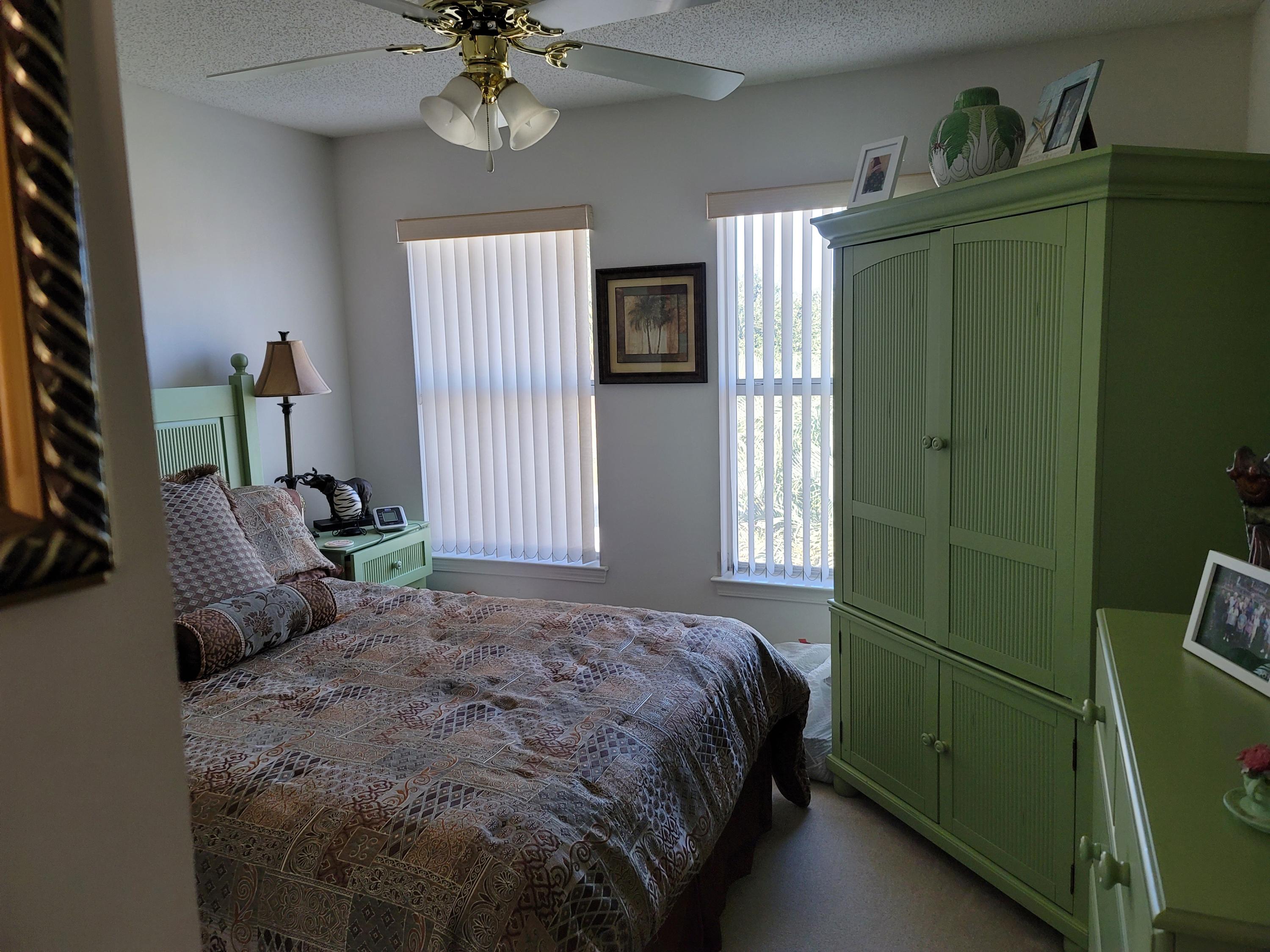 CRESCENT III - Residential