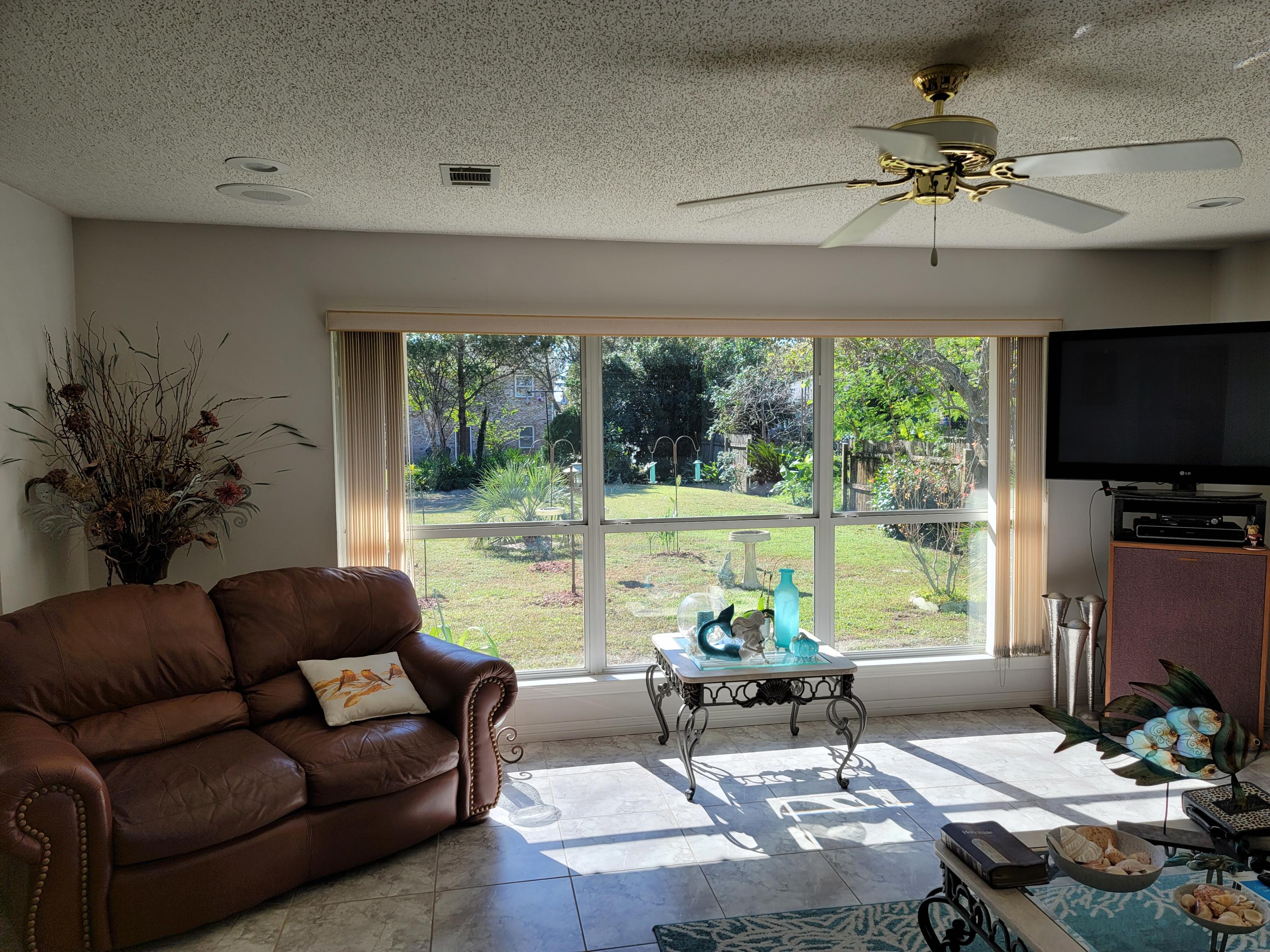 CRESCENT III - Residential