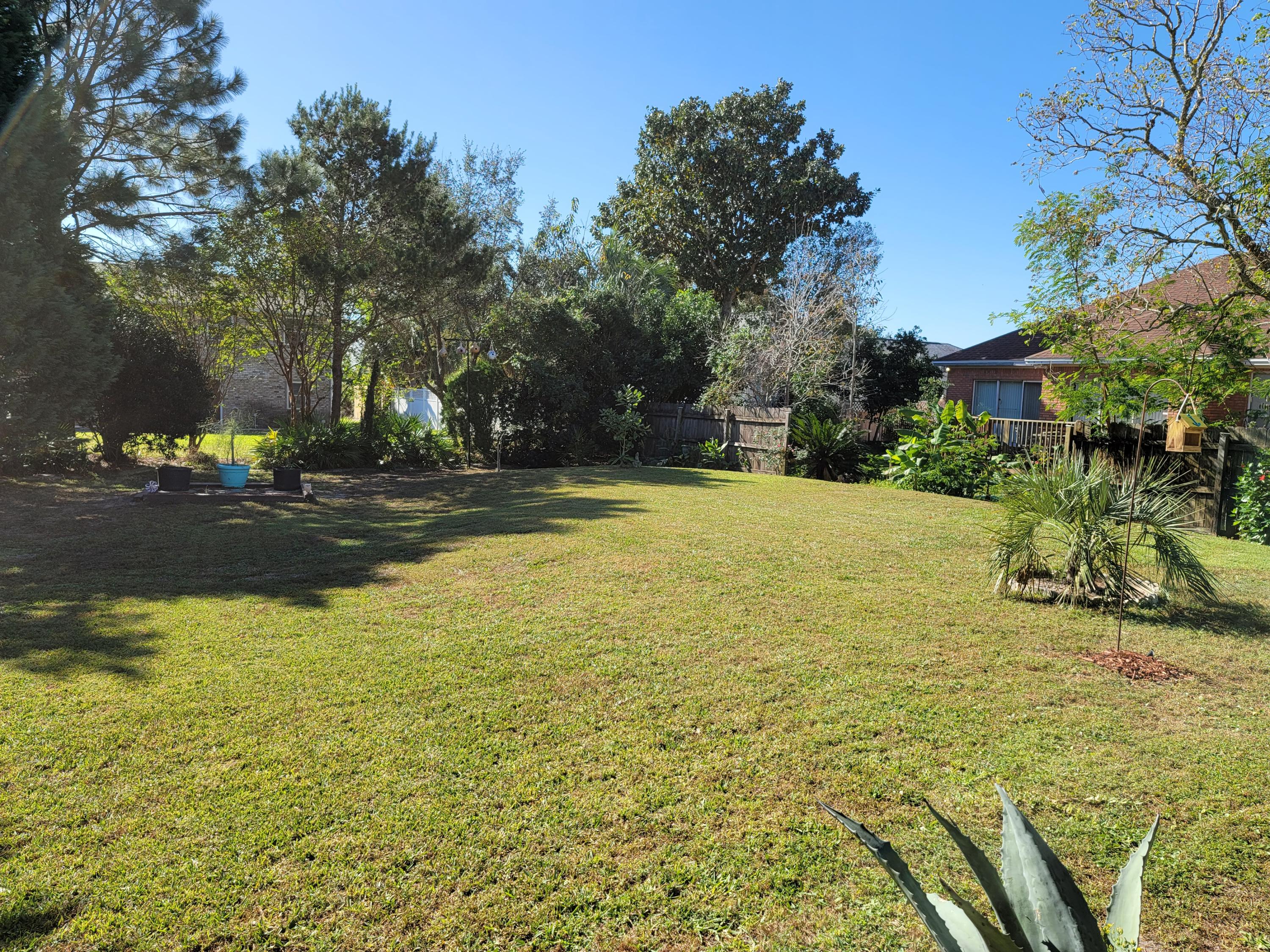 CRESCENT III - Residential