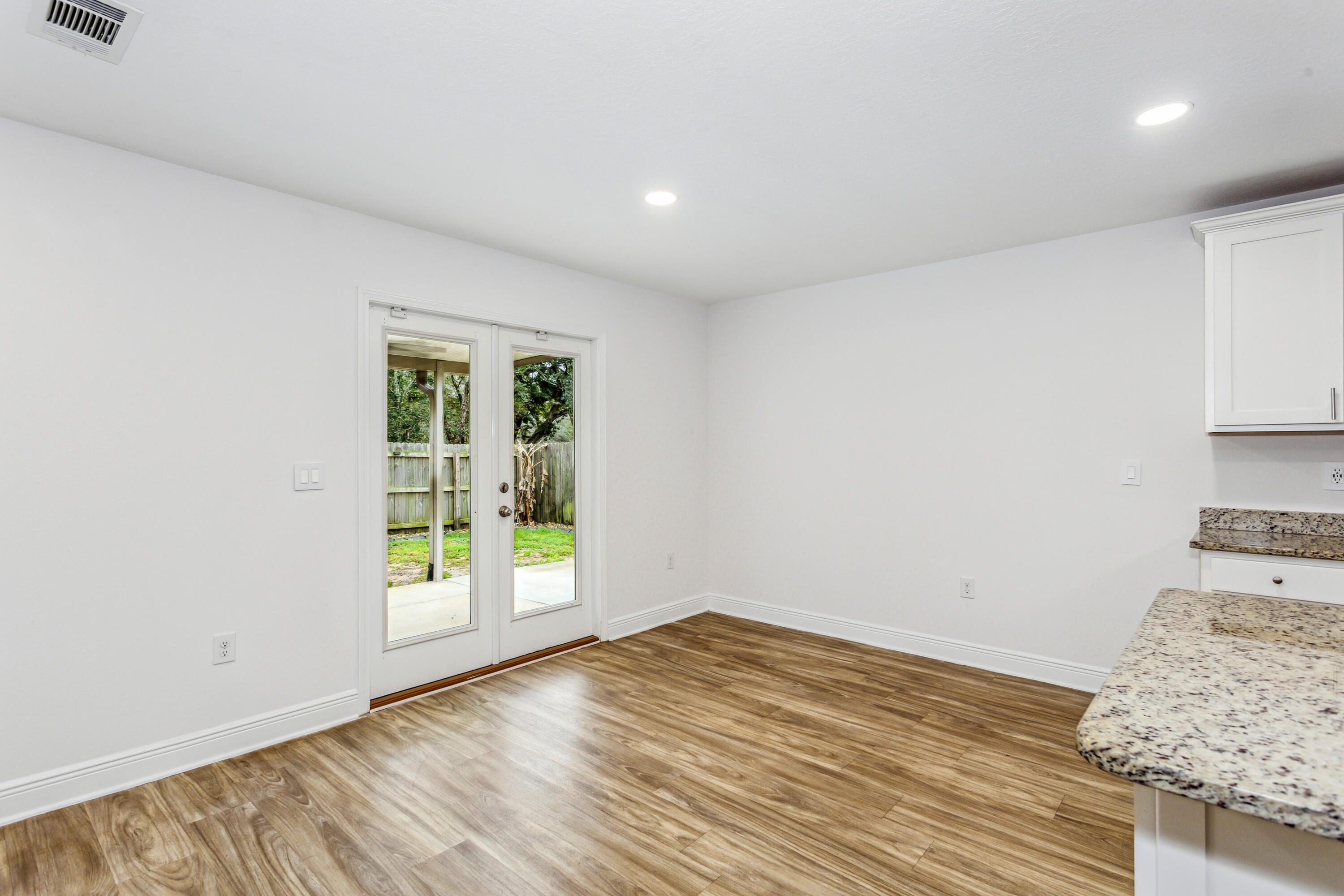 HERITAGE OAKS - Residential