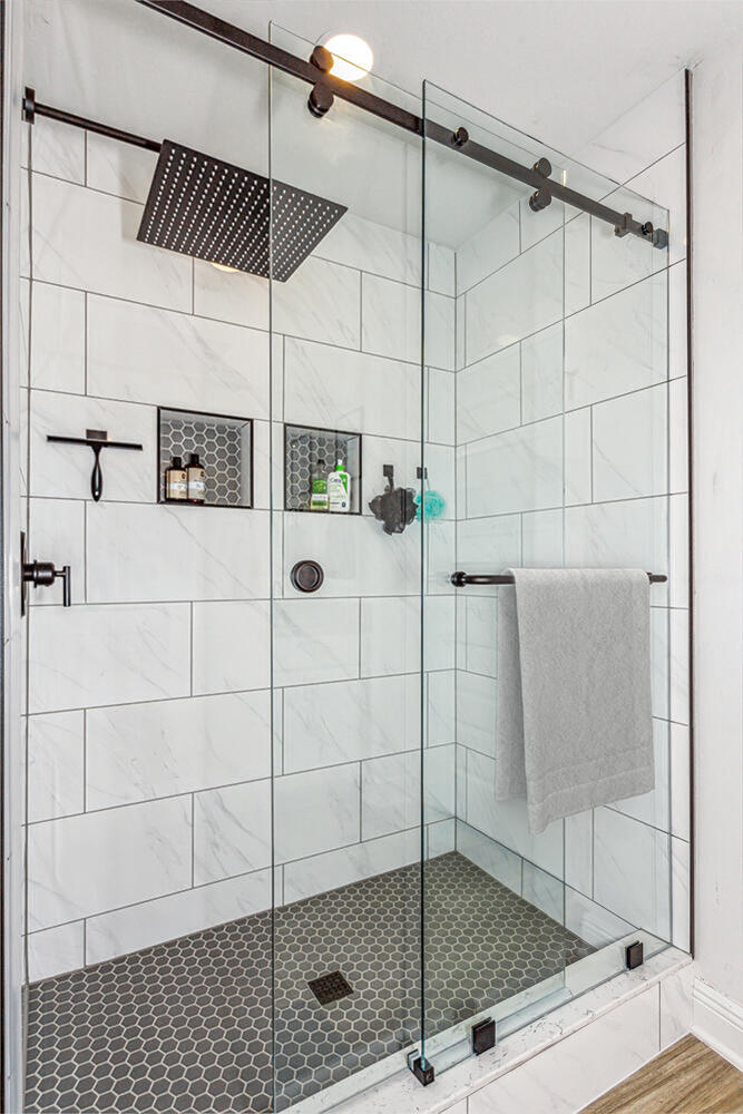 HERITAGE OAKS - Residential