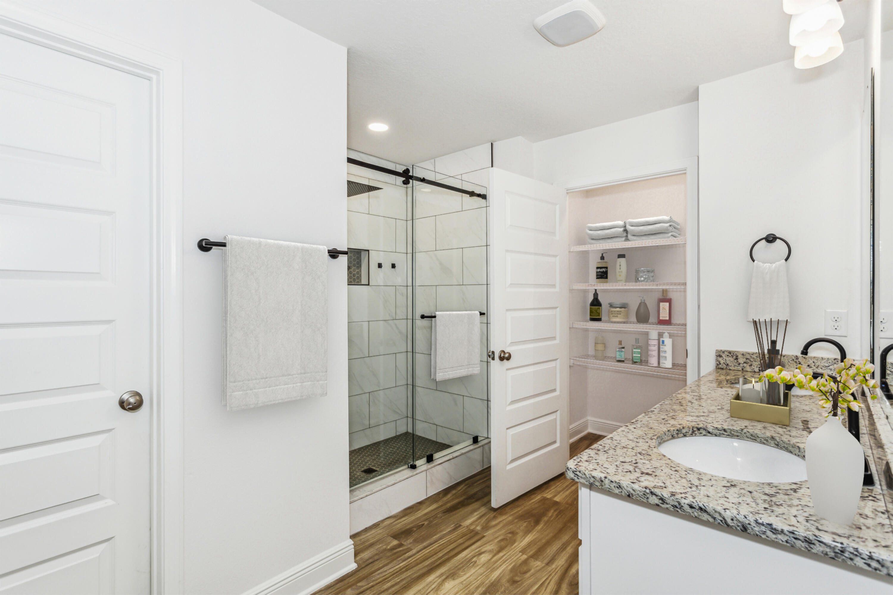 HERITAGE OAKS - Residential