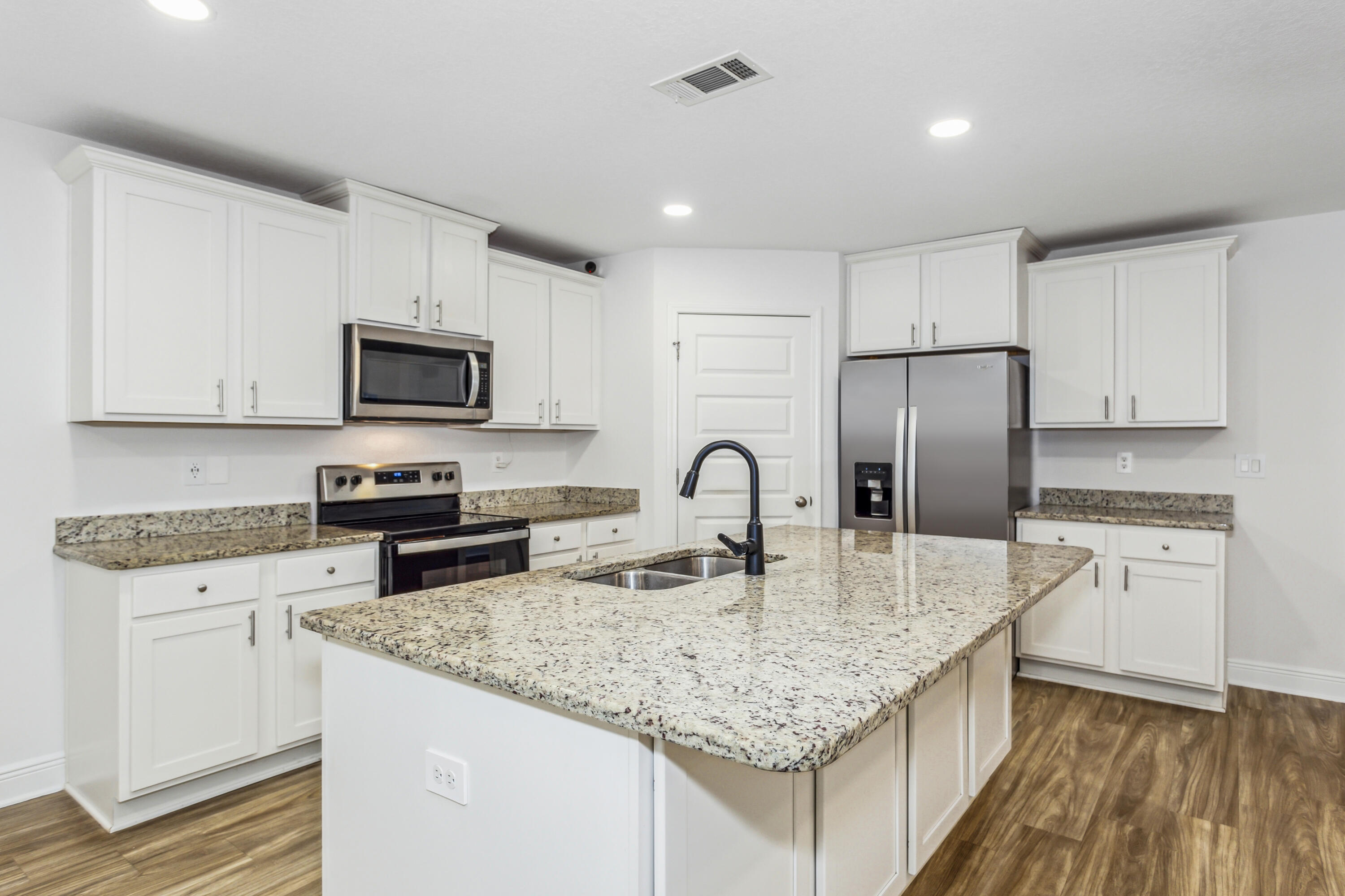 HERITAGE OAKS - Residential