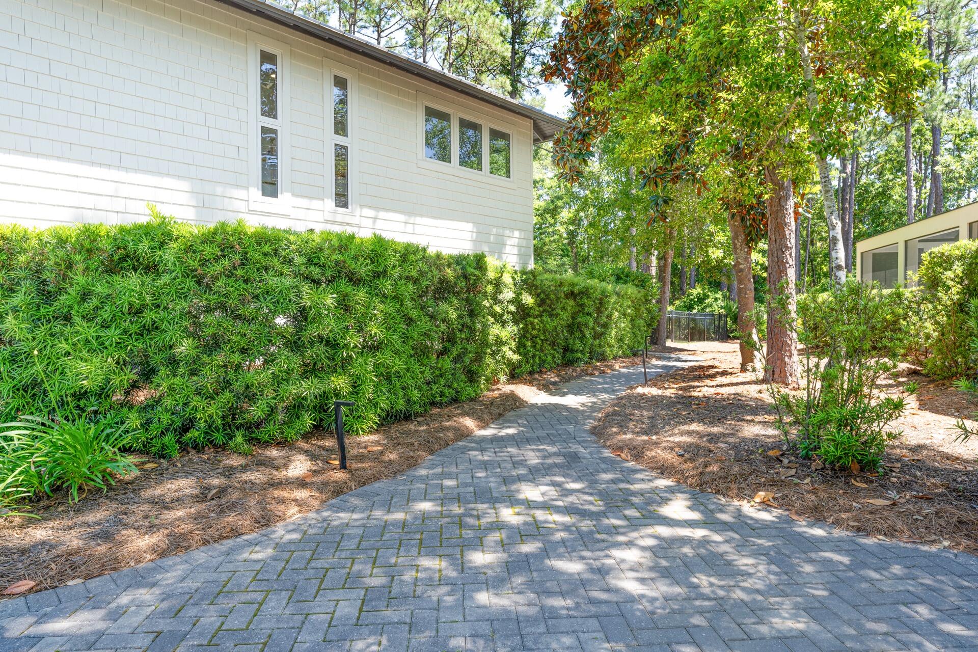 BURNT PINE - Residential