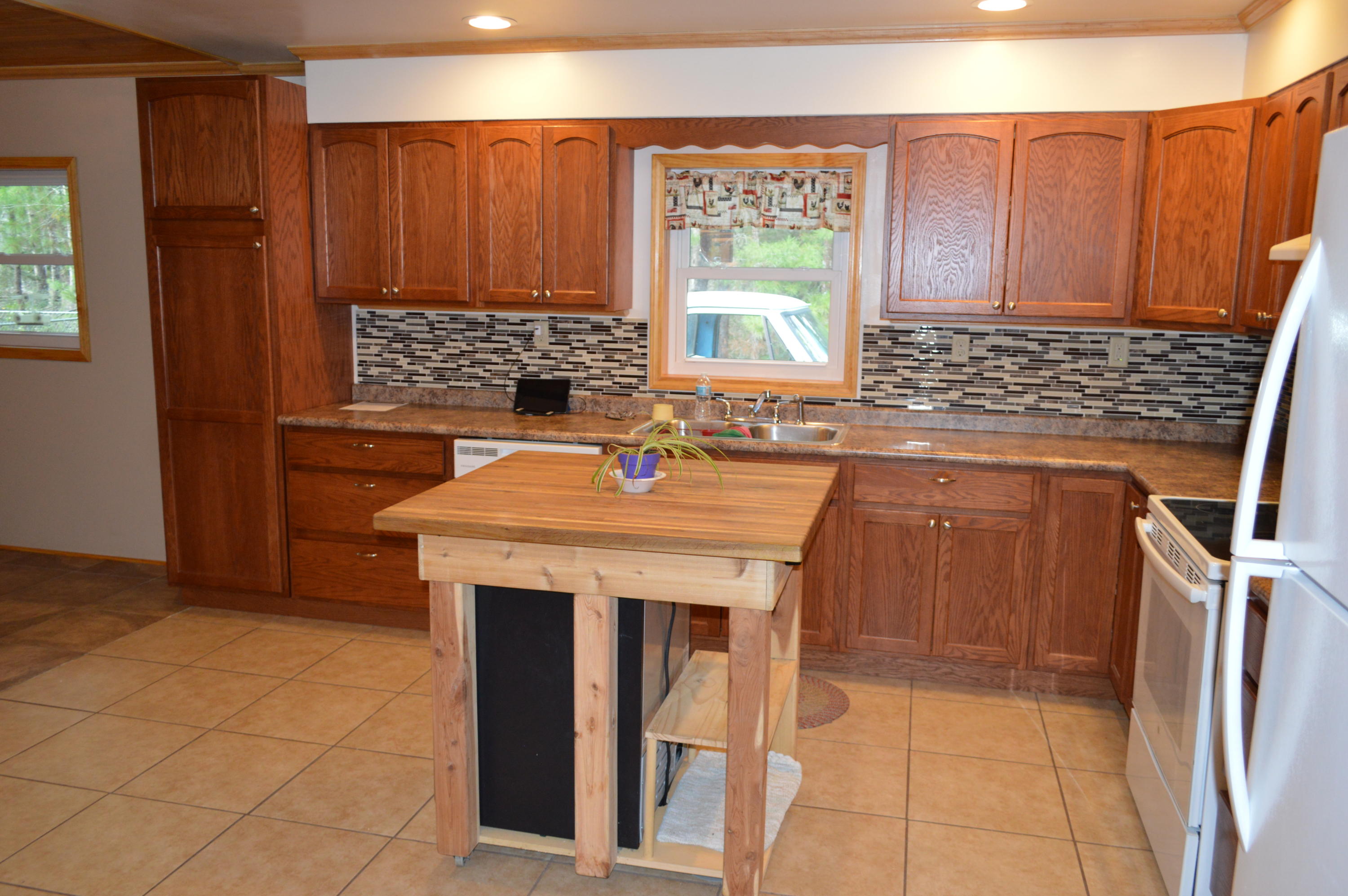 BELLE HIGHLAND ESTATES 1ST ADDN - Residential