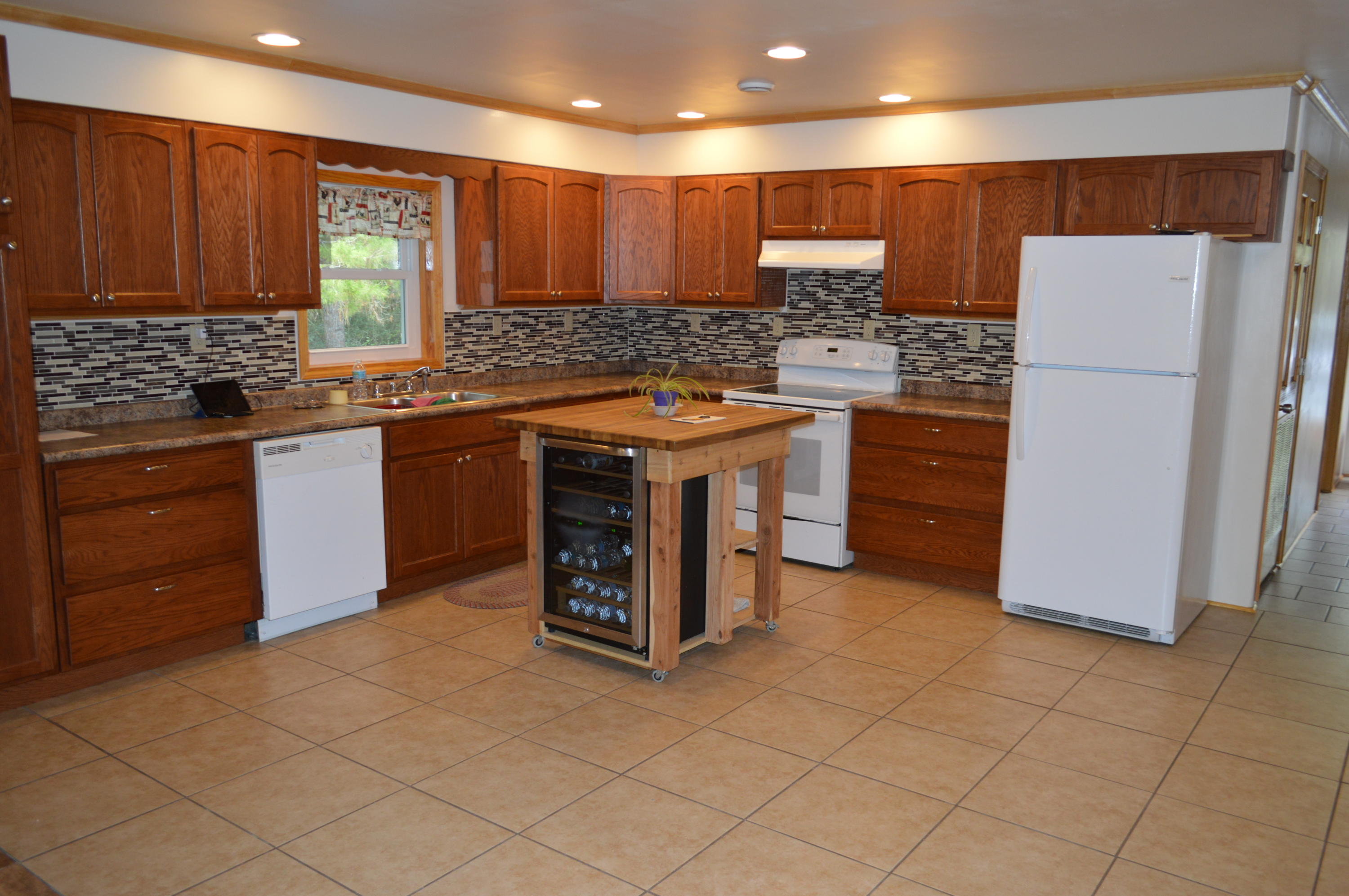 BELLE HIGHLAND ESTATES 1ST ADDN - Residential