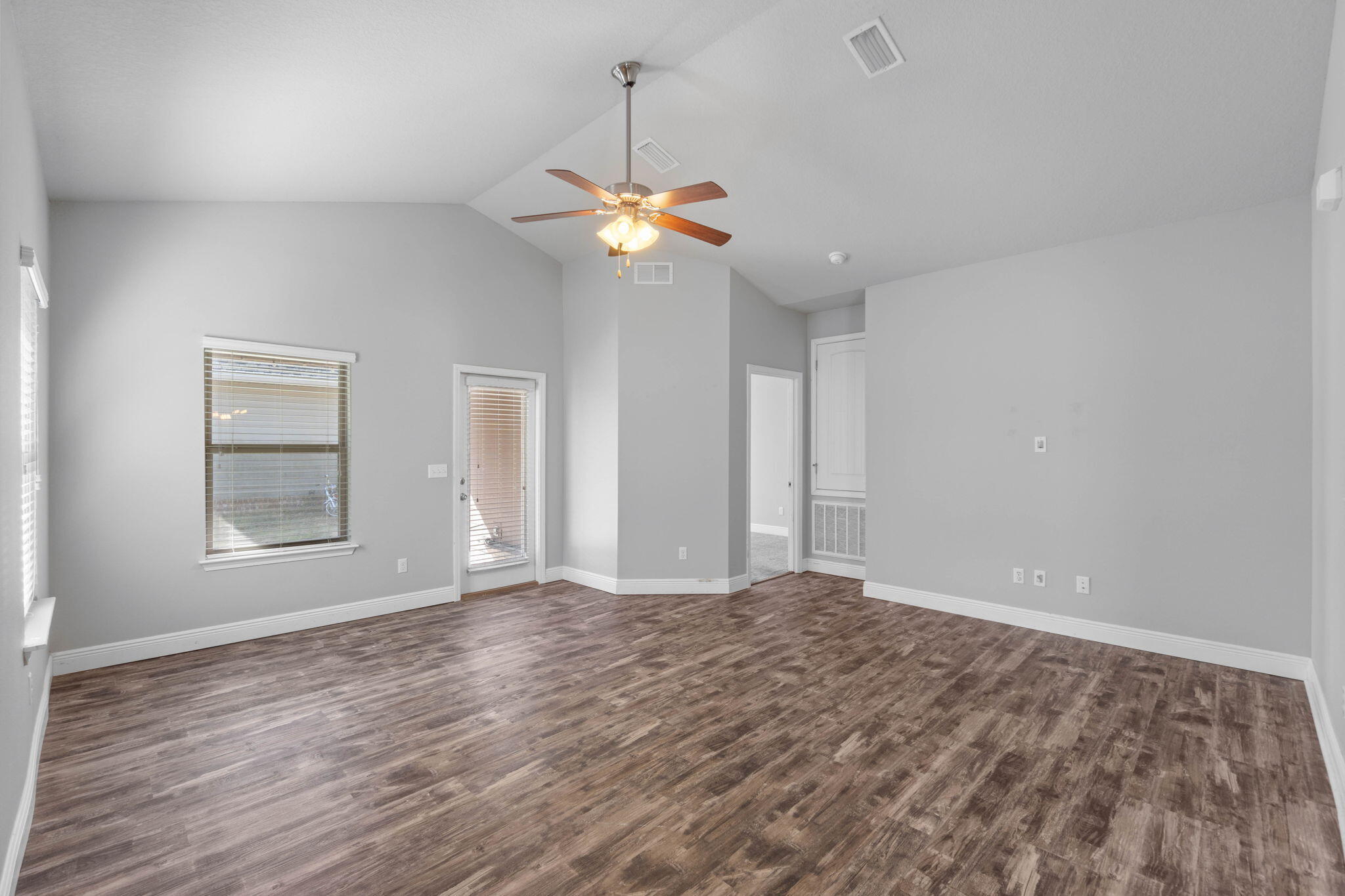 LAGRANGE LANDING - Residential