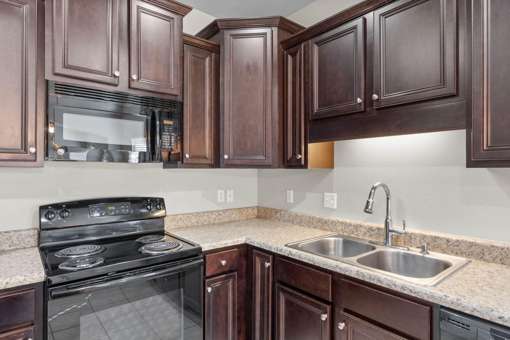 LAGRANGE LANDING - Residential