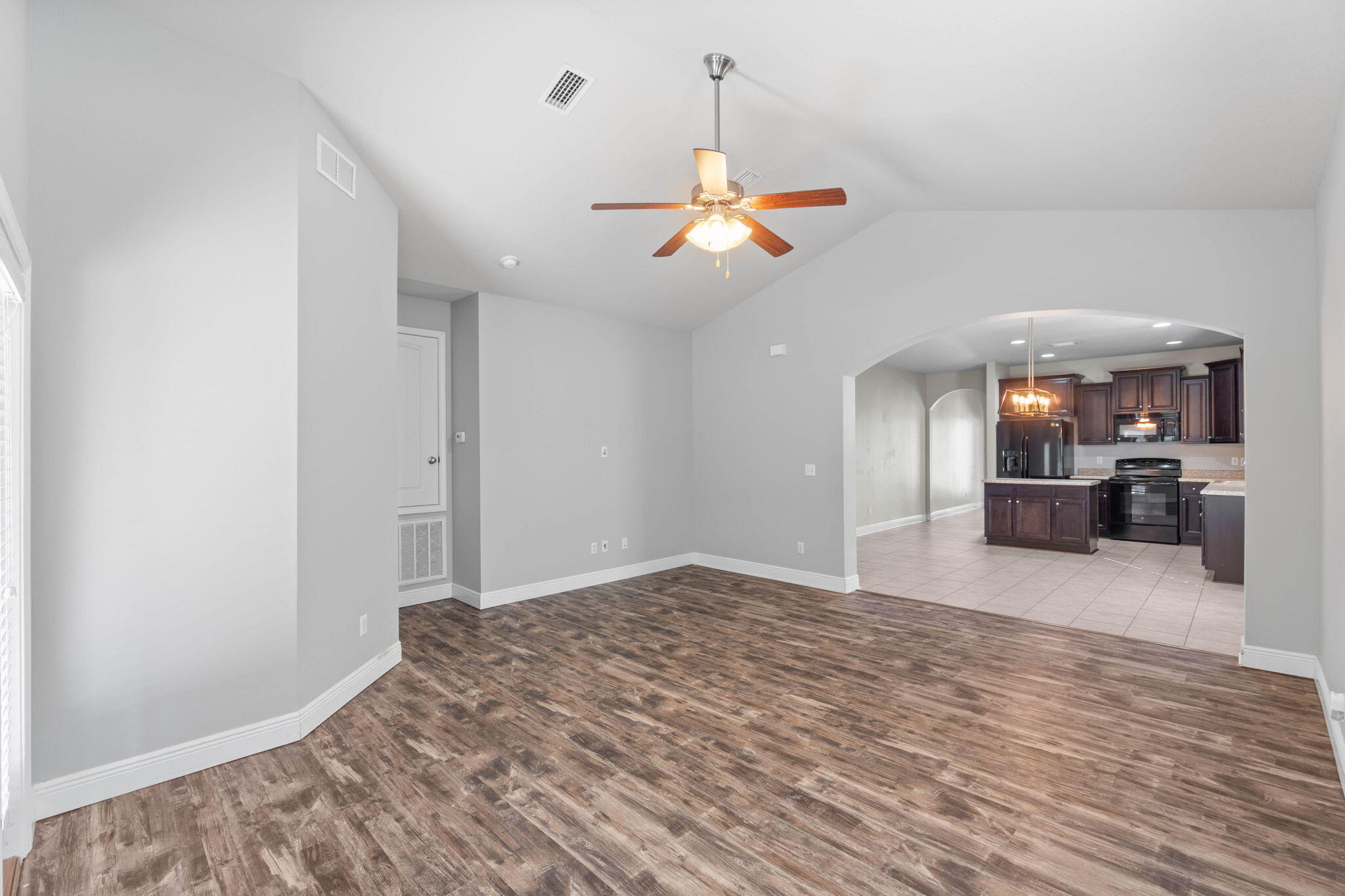 LAGRANGE LANDING - Residential