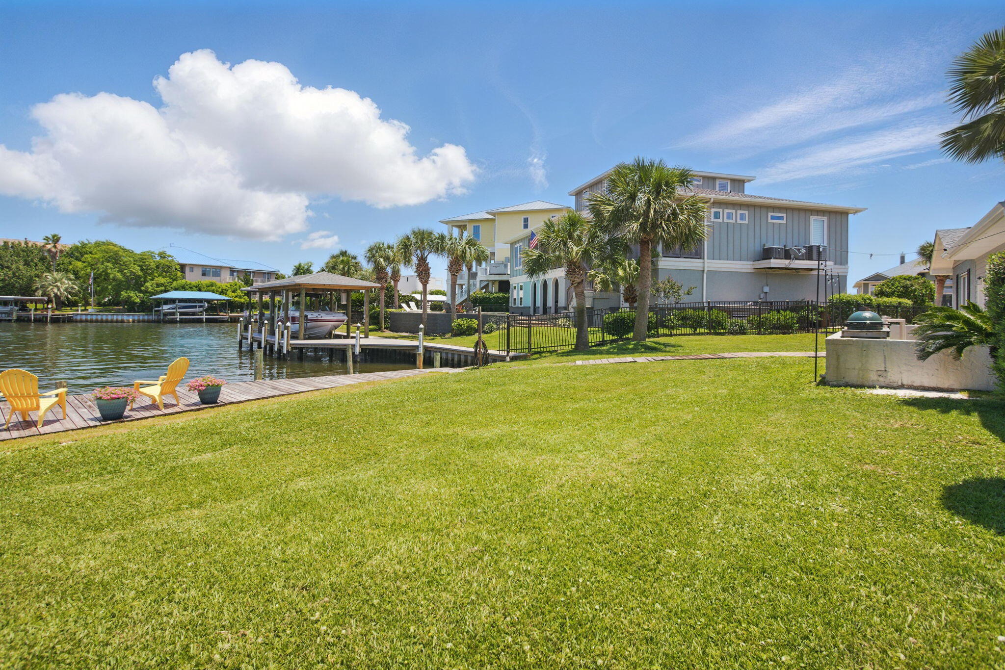 SANTA ROSA SHORES - Residential