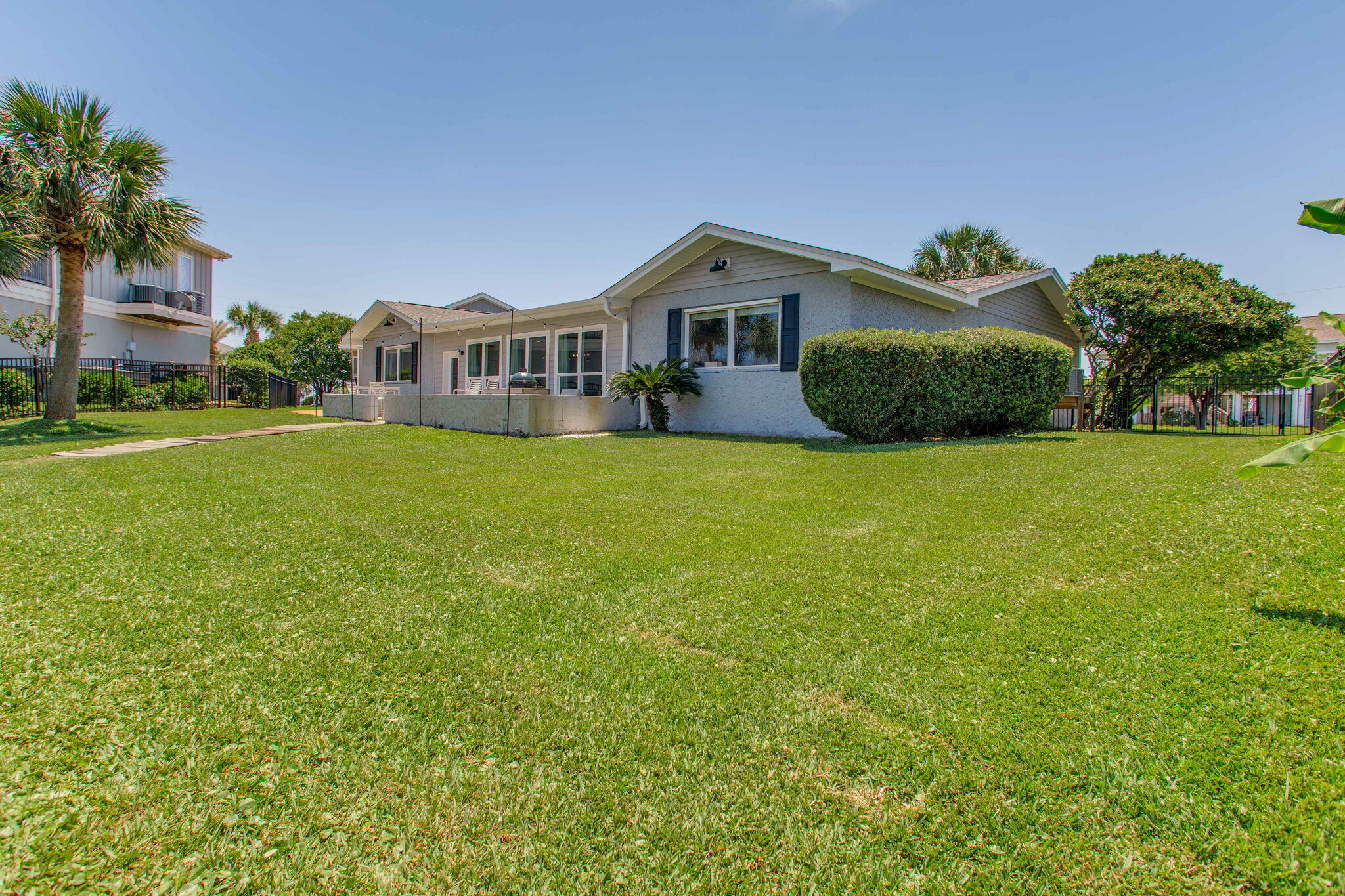 SANTA ROSA SHORES - Residential
