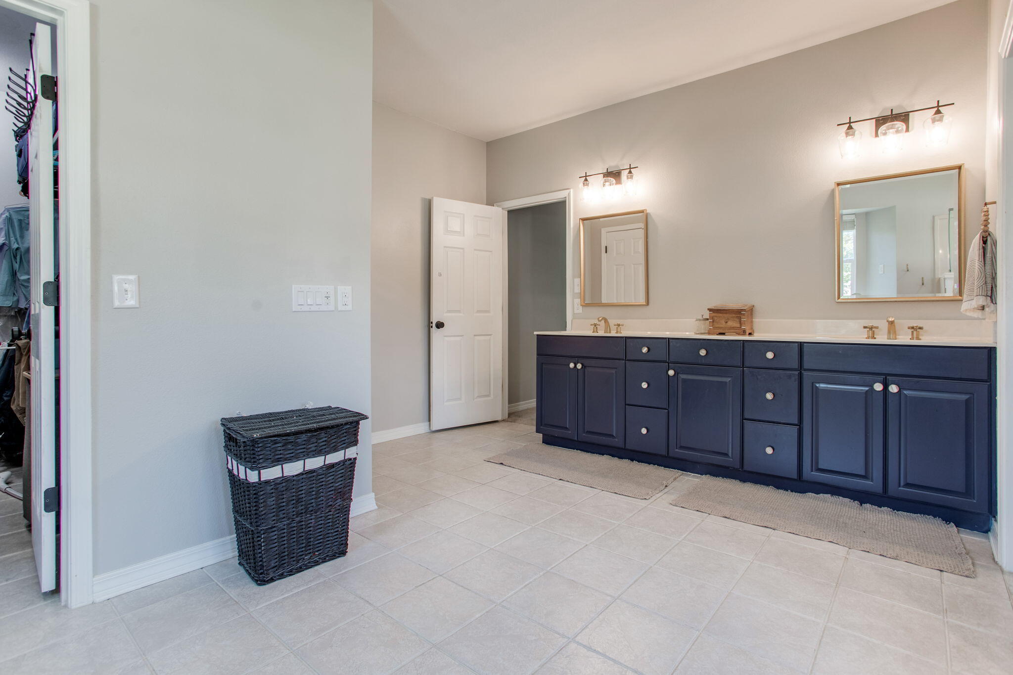 SANTA ROSA SHORES - Residential