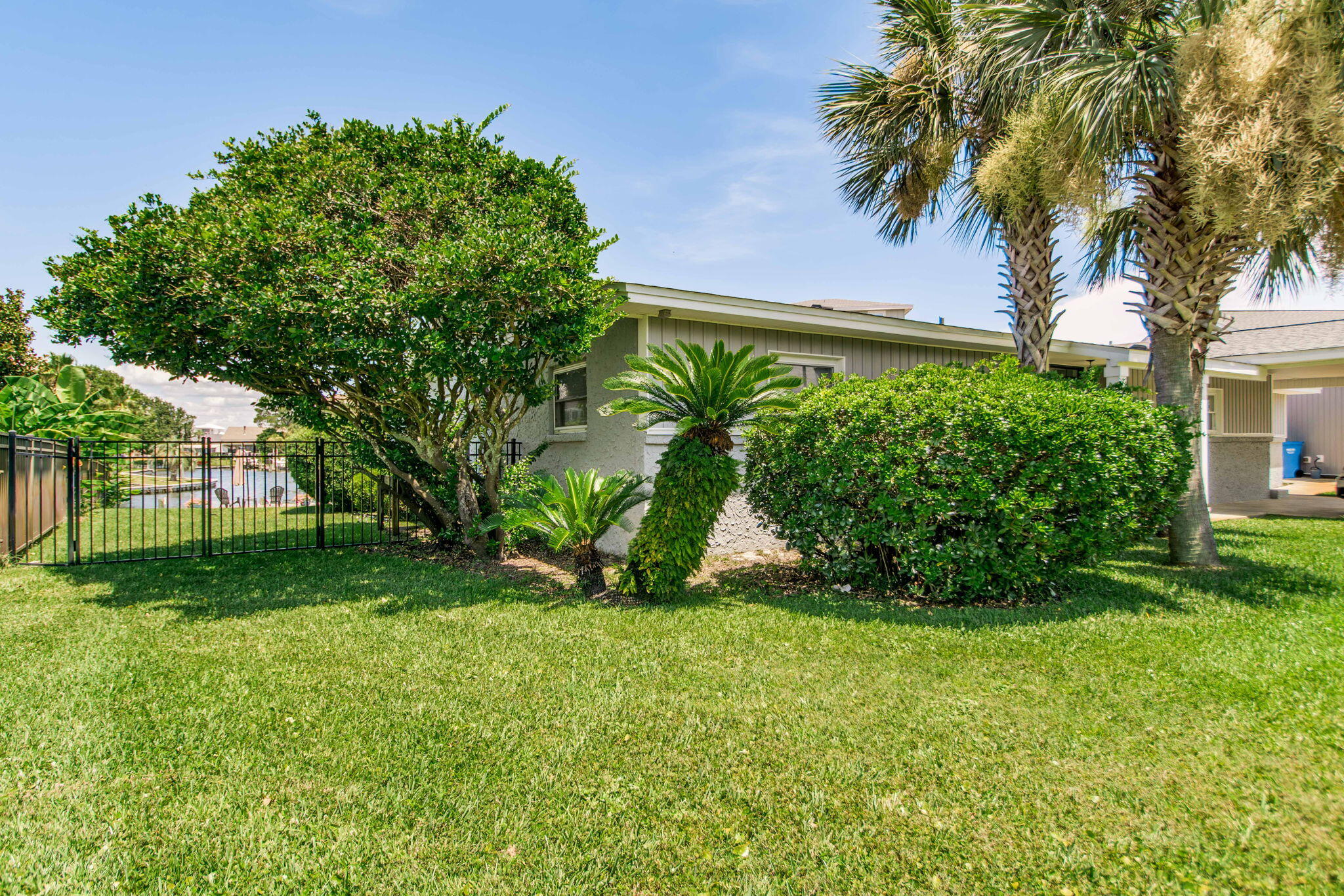 SANTA ROSA SHORES - Residential