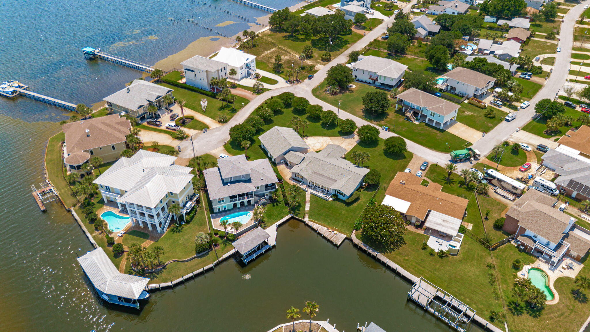 SANTA ROSA SHORES - Residential