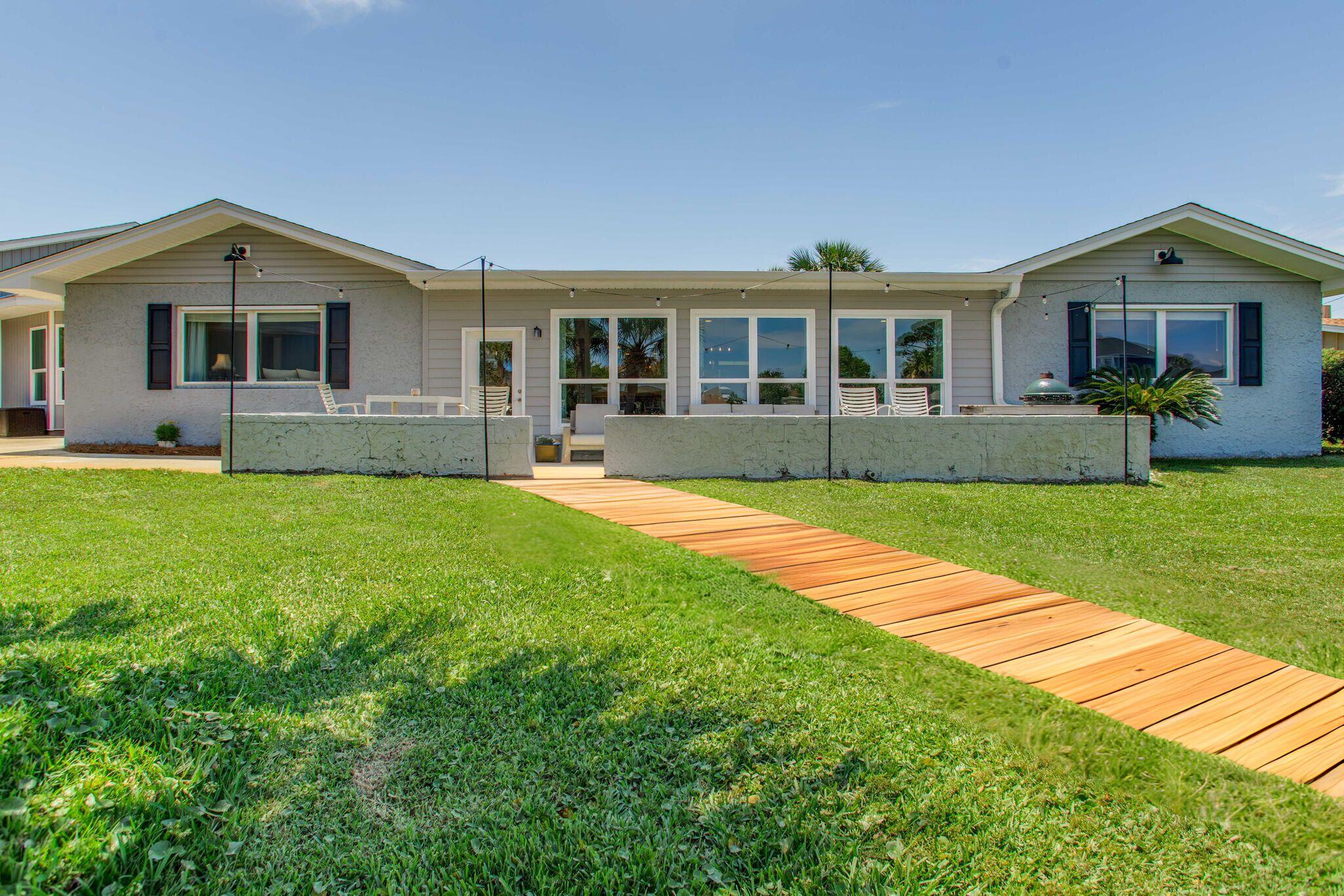 SANTA ROSA SHORES - Residential
