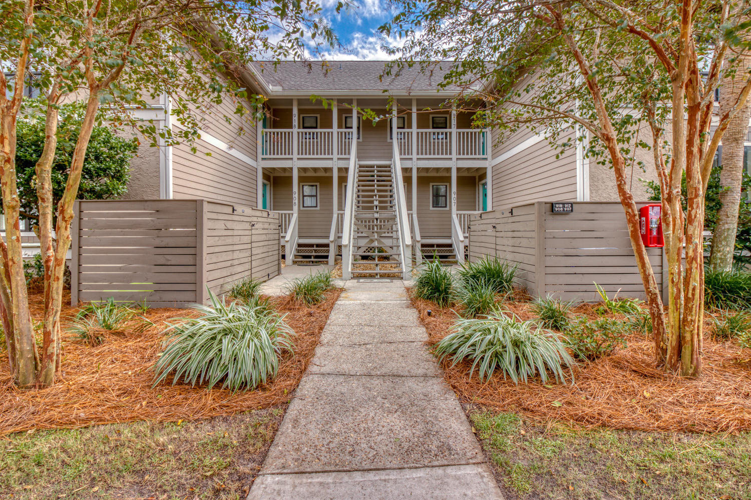 HARBOUR POINTE - Residential Lease