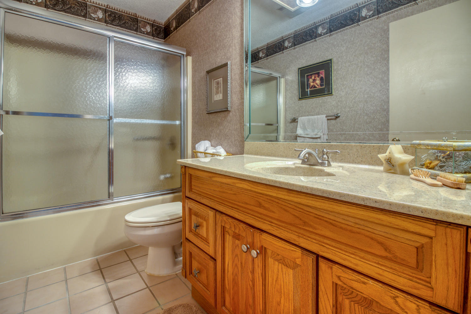 HARBOUR POINTE - Residential Lease