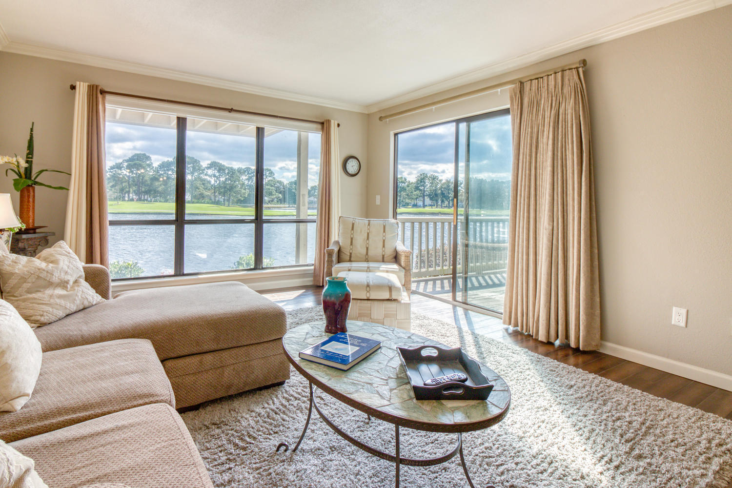 HARBOUR POINTE - Residential Lease