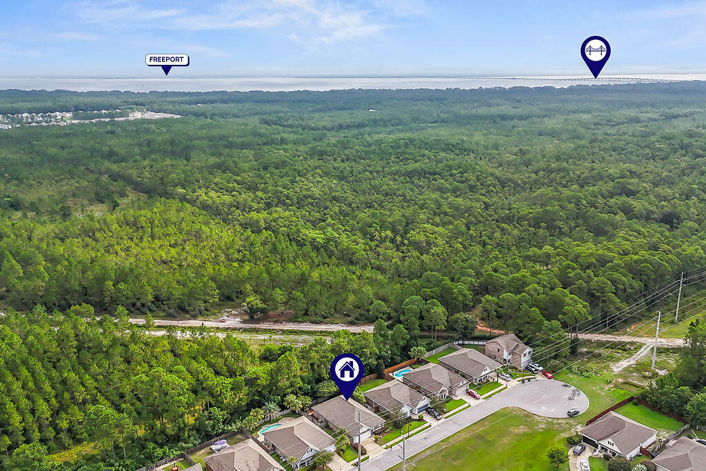 WHISPERING LAKE - Residential