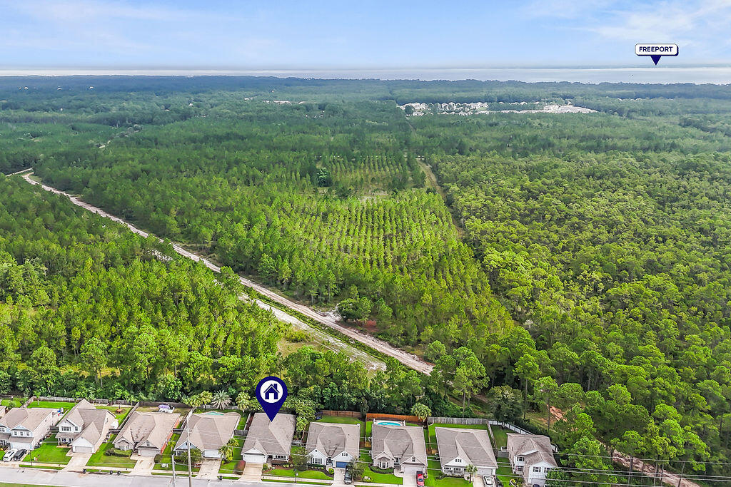 WHISPERING LAKE - Residential