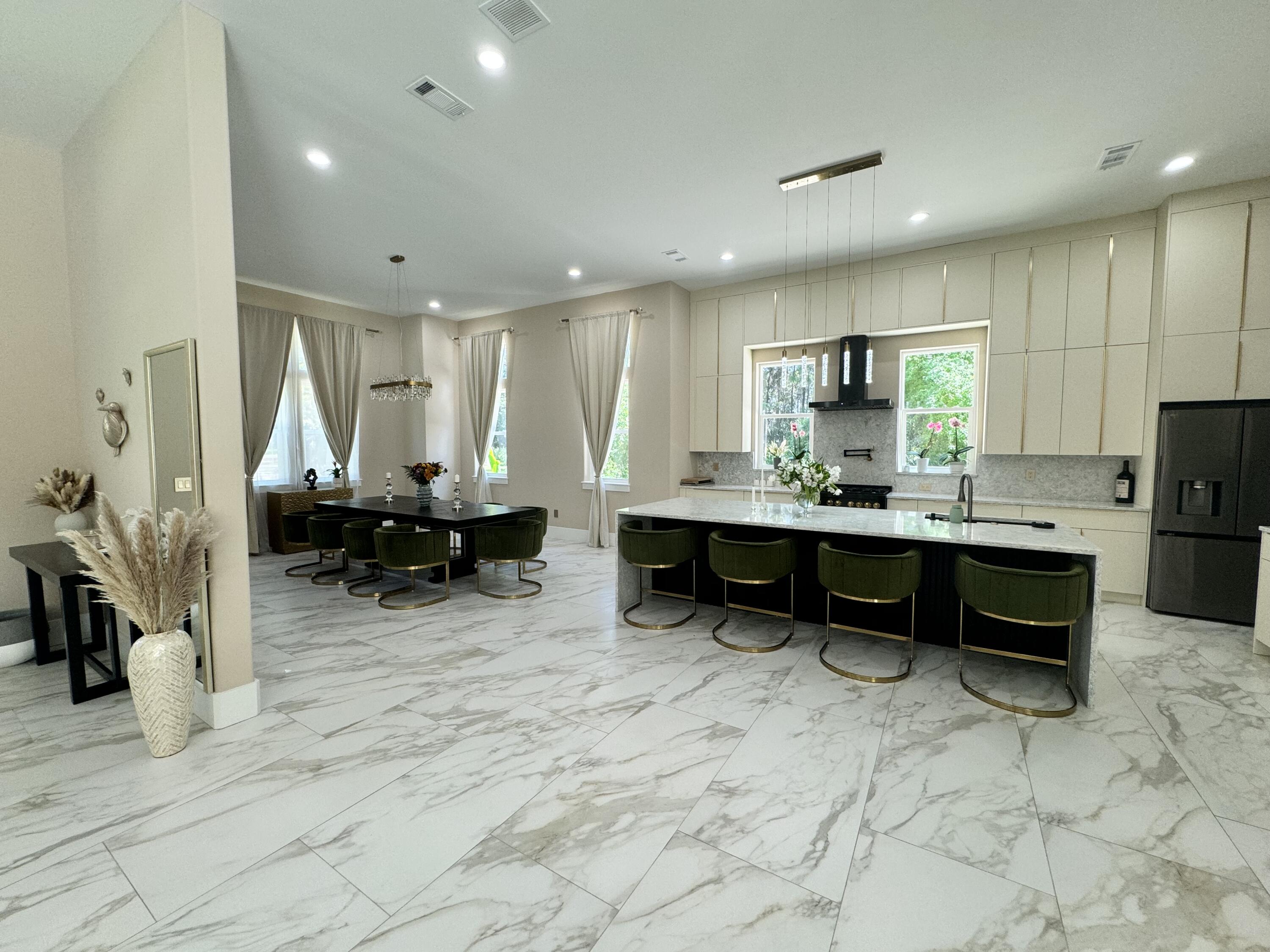 HOLIDAY SHORES ESTATES - Residential