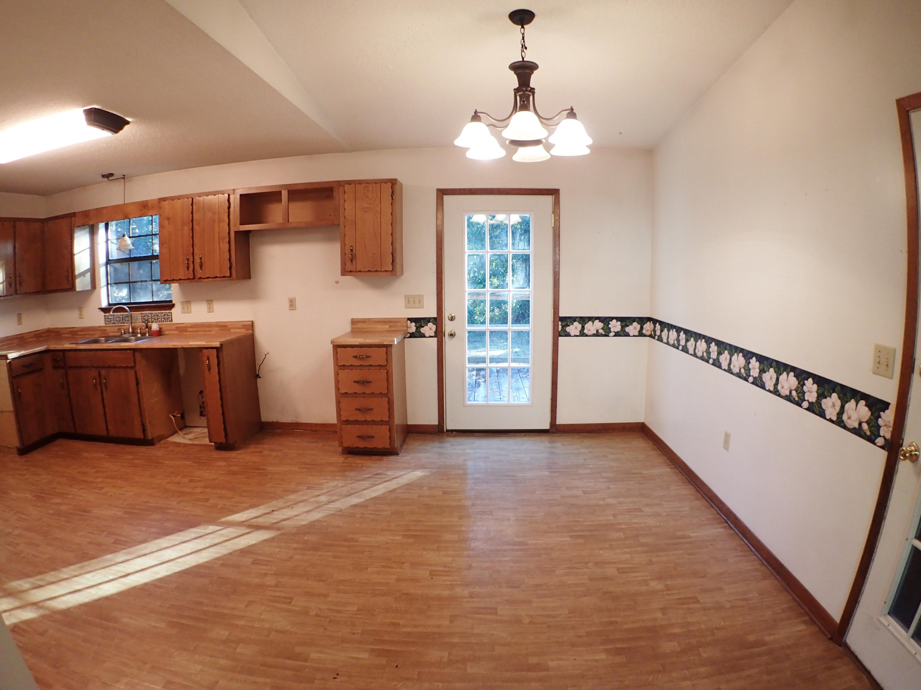 CORNER OAKS ESTATES - Residential