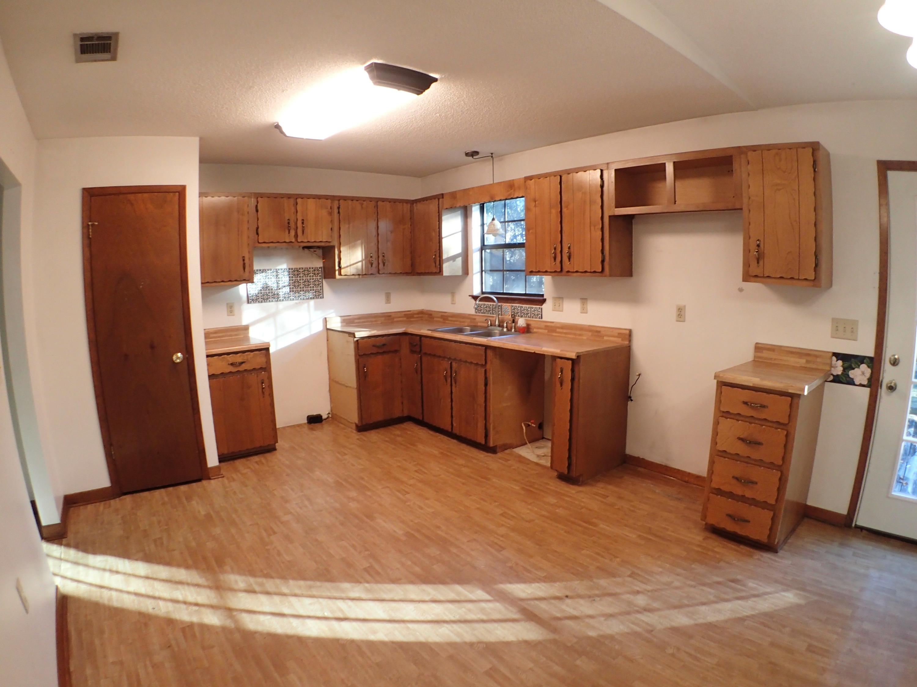 CORNER OAKS ESTATES - Residential