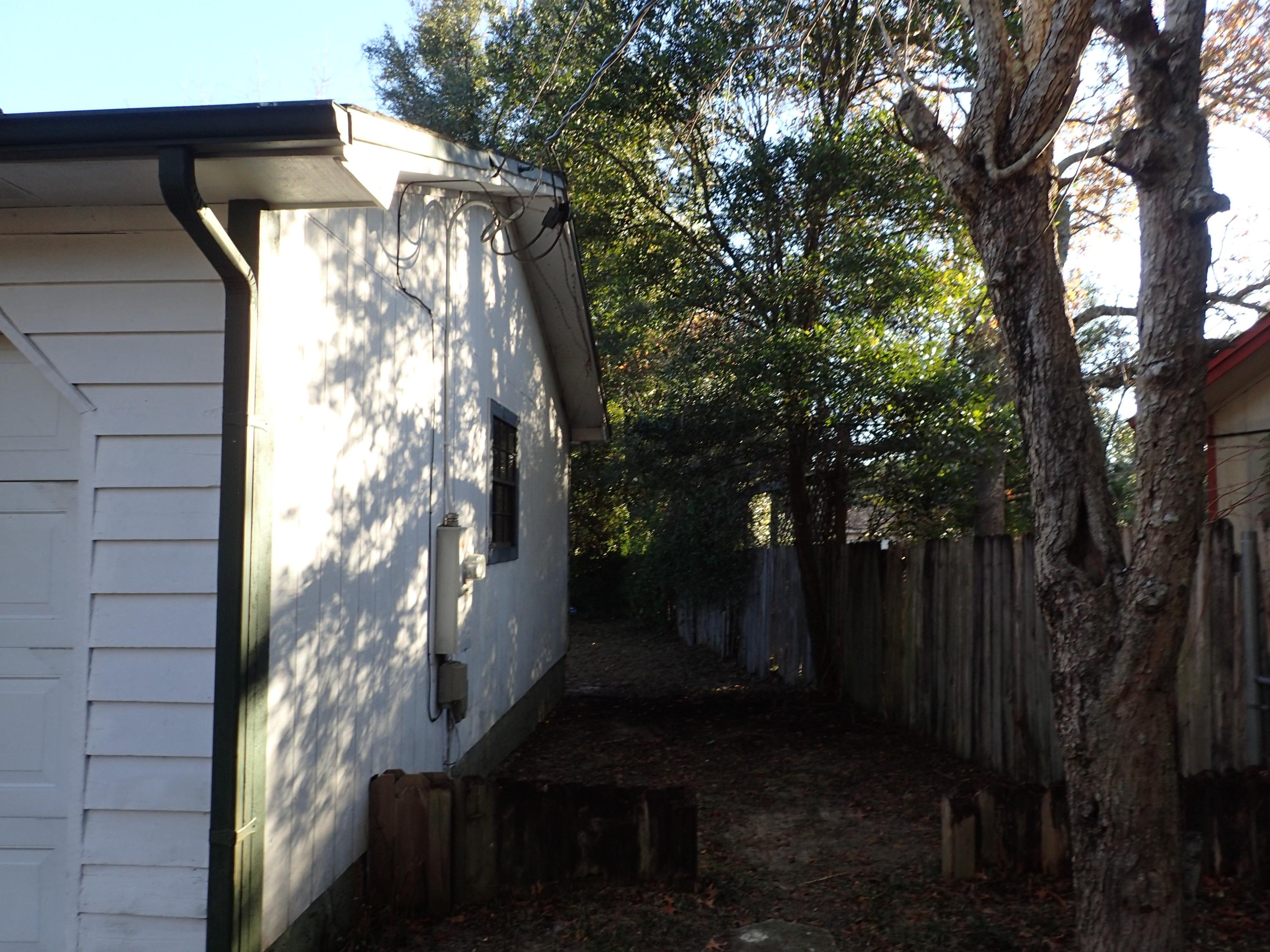 CORNER OAKS ESTATES - Residential