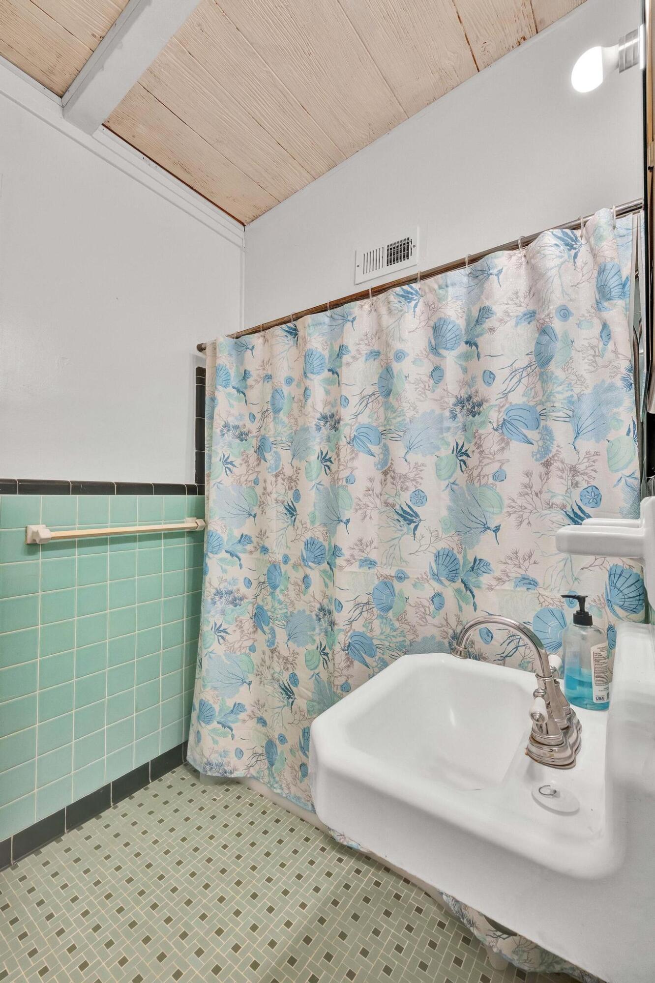 ELLIOTS POINT 7th ADDN - Residential