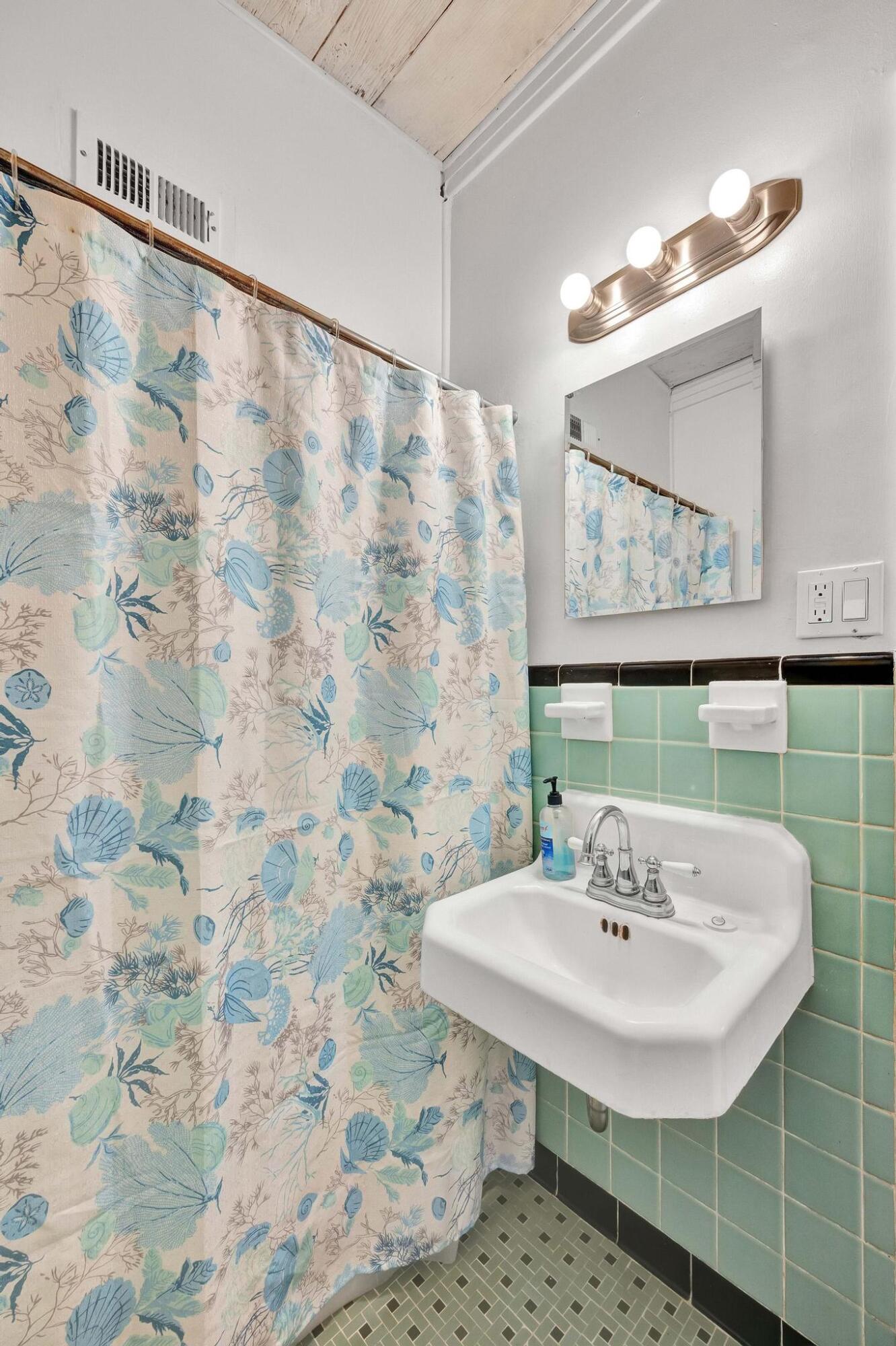 ELLIOTS POINT 7th ADDN - Residential