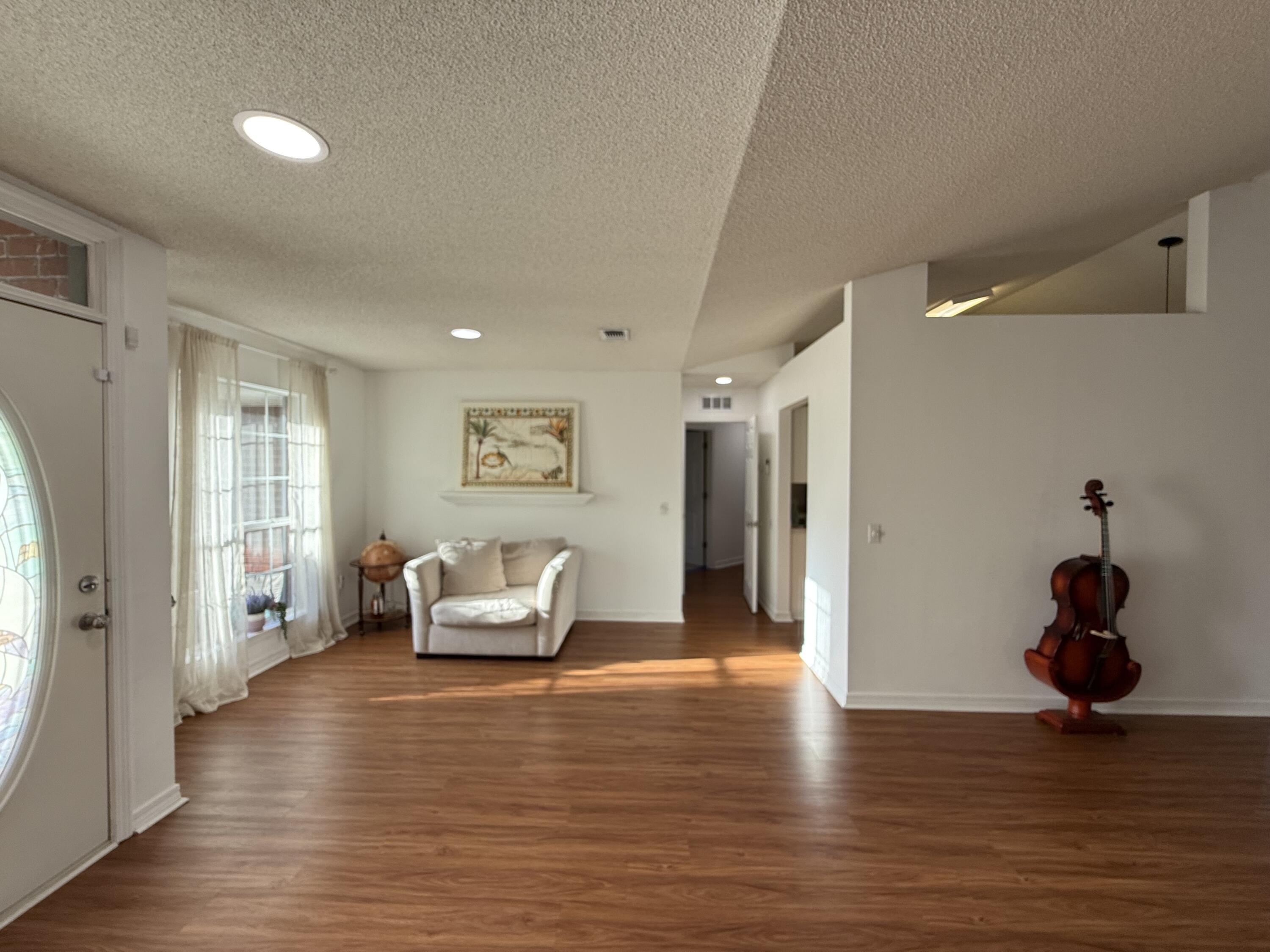 HOLLEY BY THE SEA - Residential