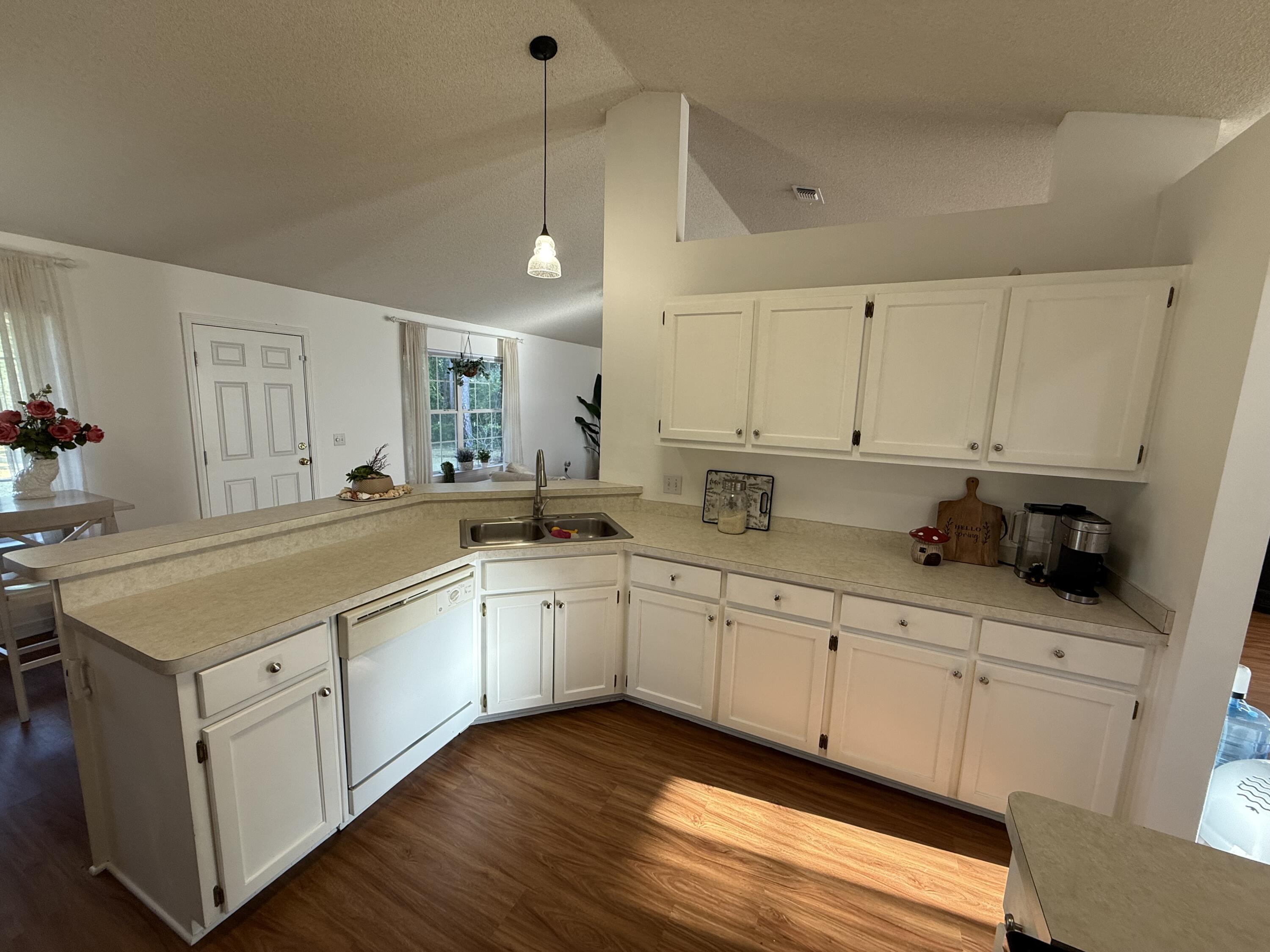 HOLLEY BY THE SEA - Residential