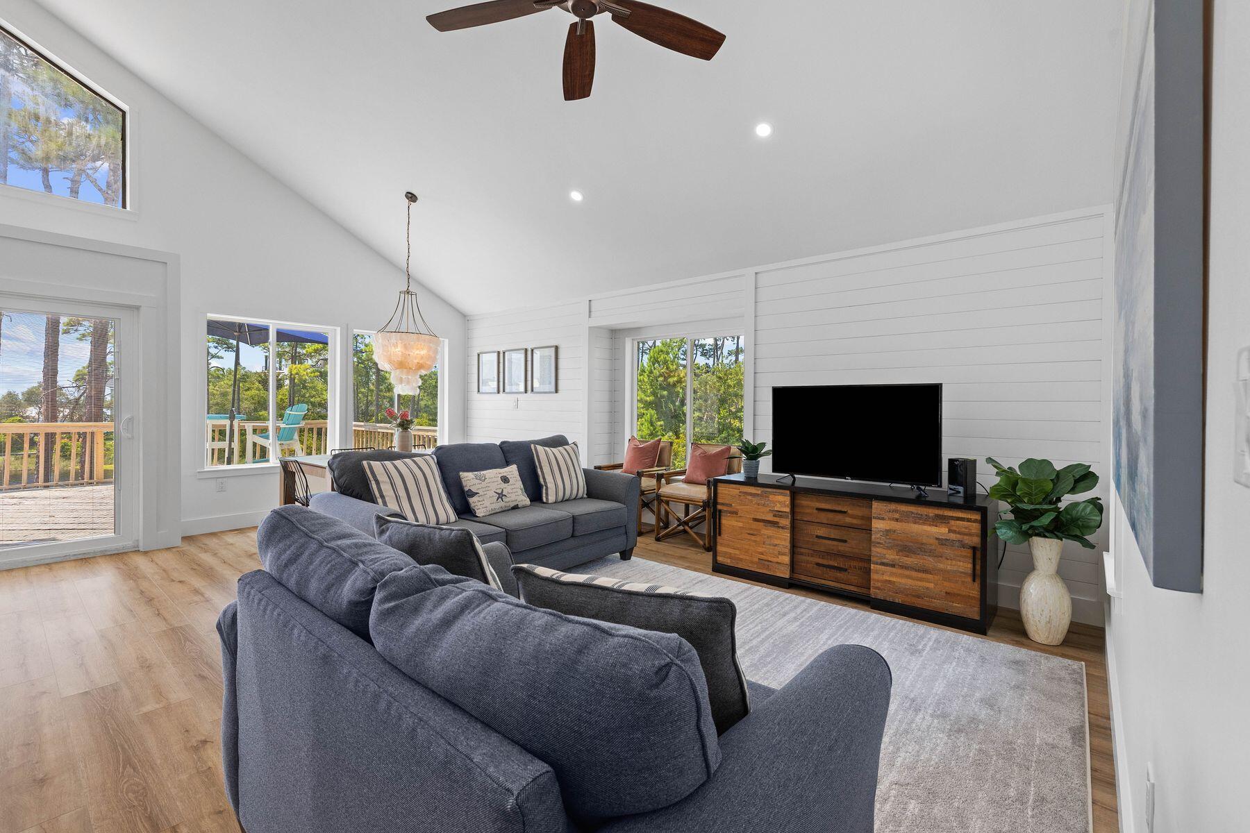 BEACH HIGHLAND - Residential
