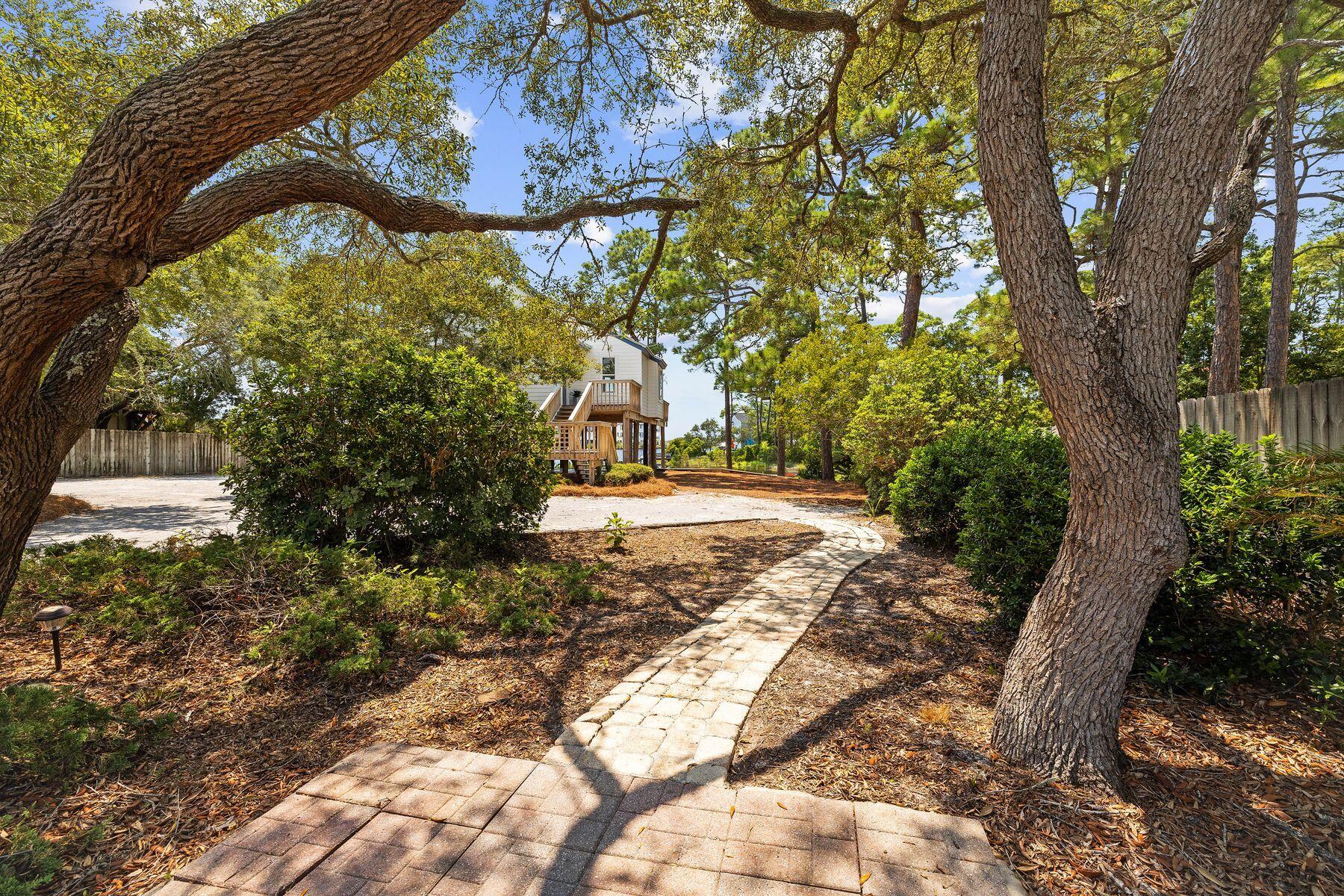 BEACH HIGHLAND - Residential