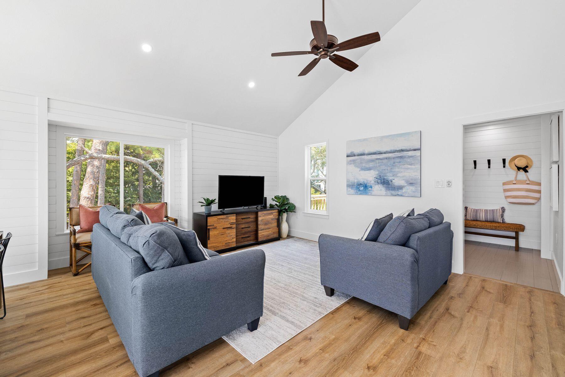 BEACH HIGHLAND - Residential