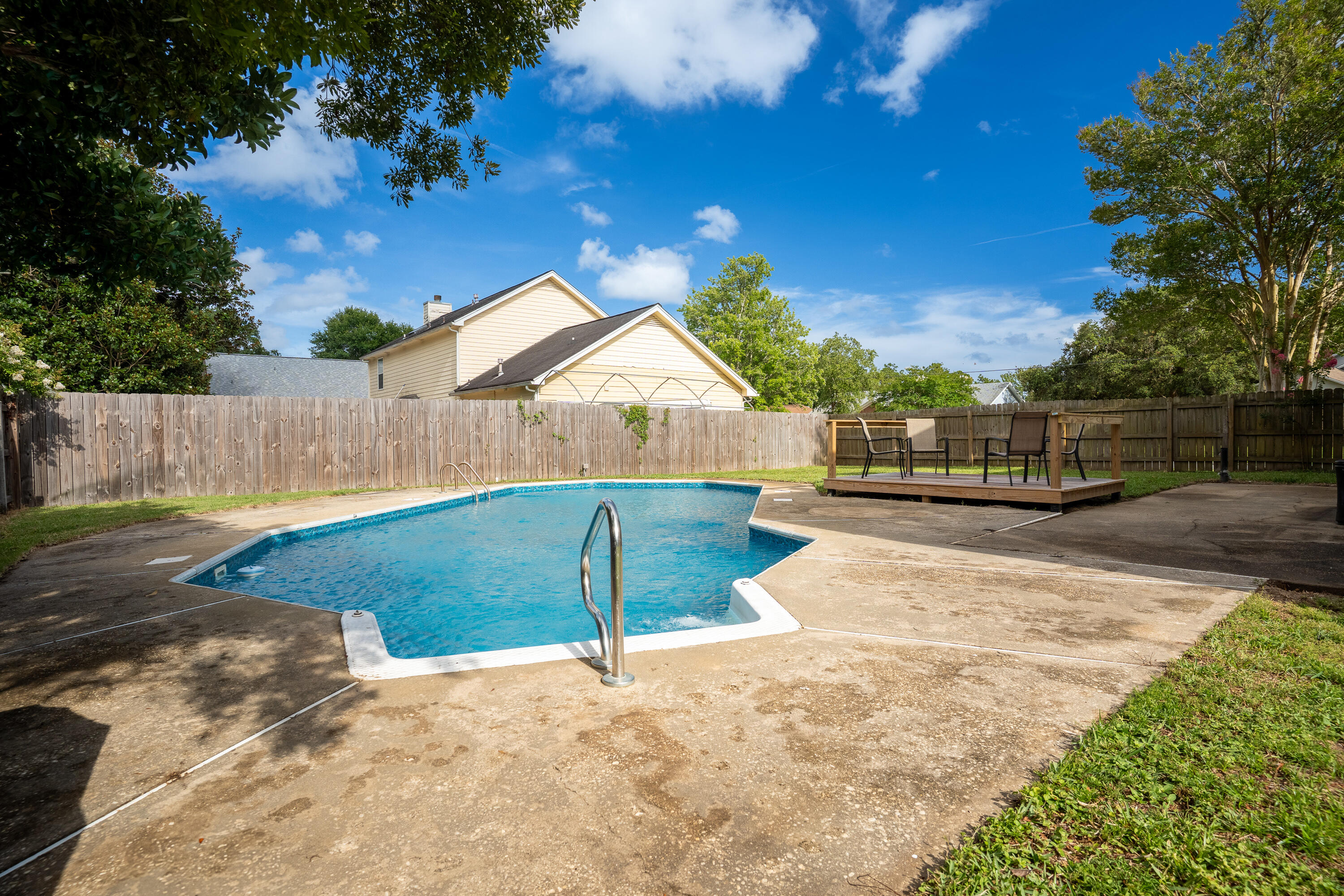 TIMBERLAKE ESTATES 1ST ADDN - Residential
