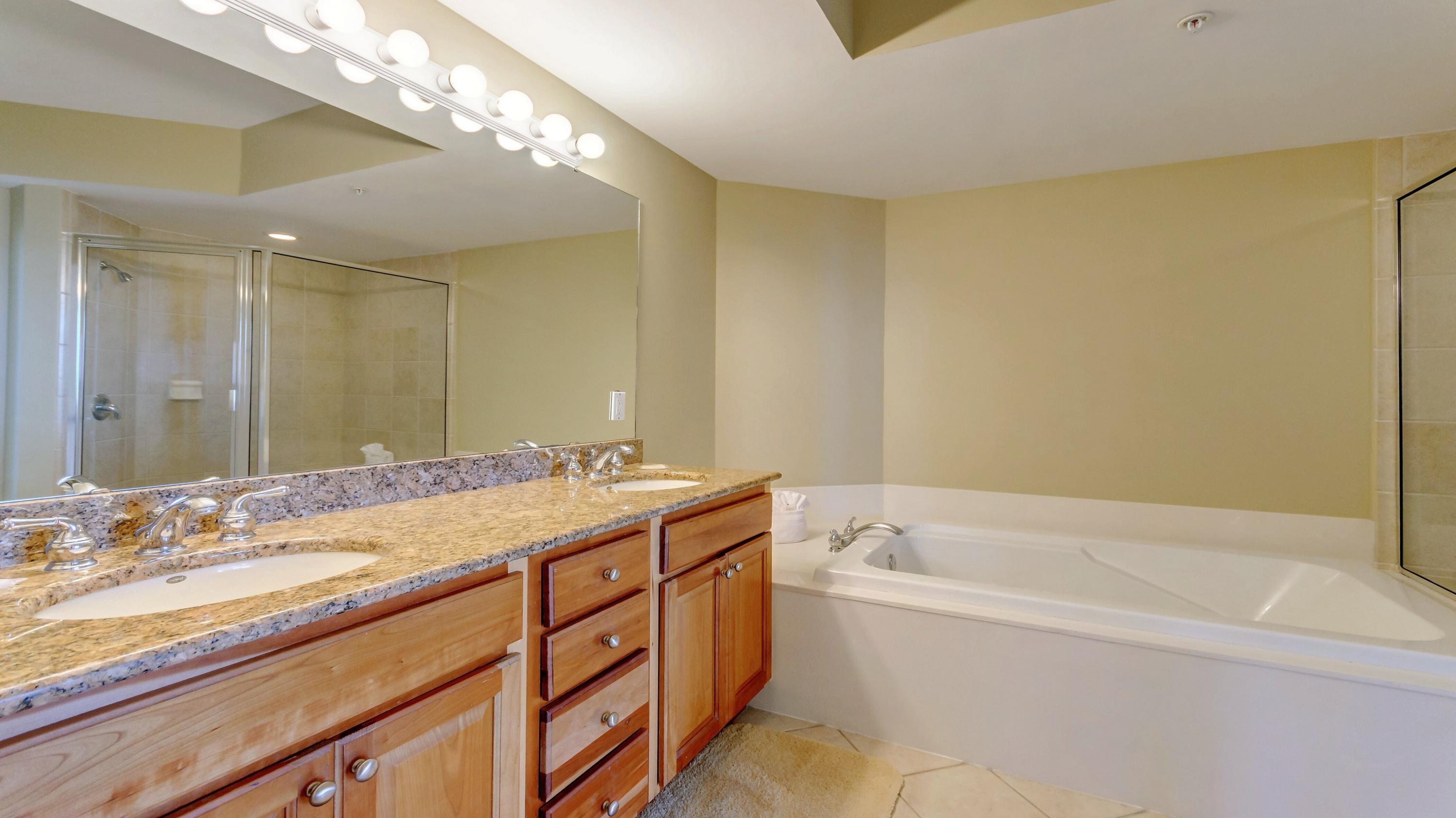 SILVER BEACH TOWERS WEST - Residential