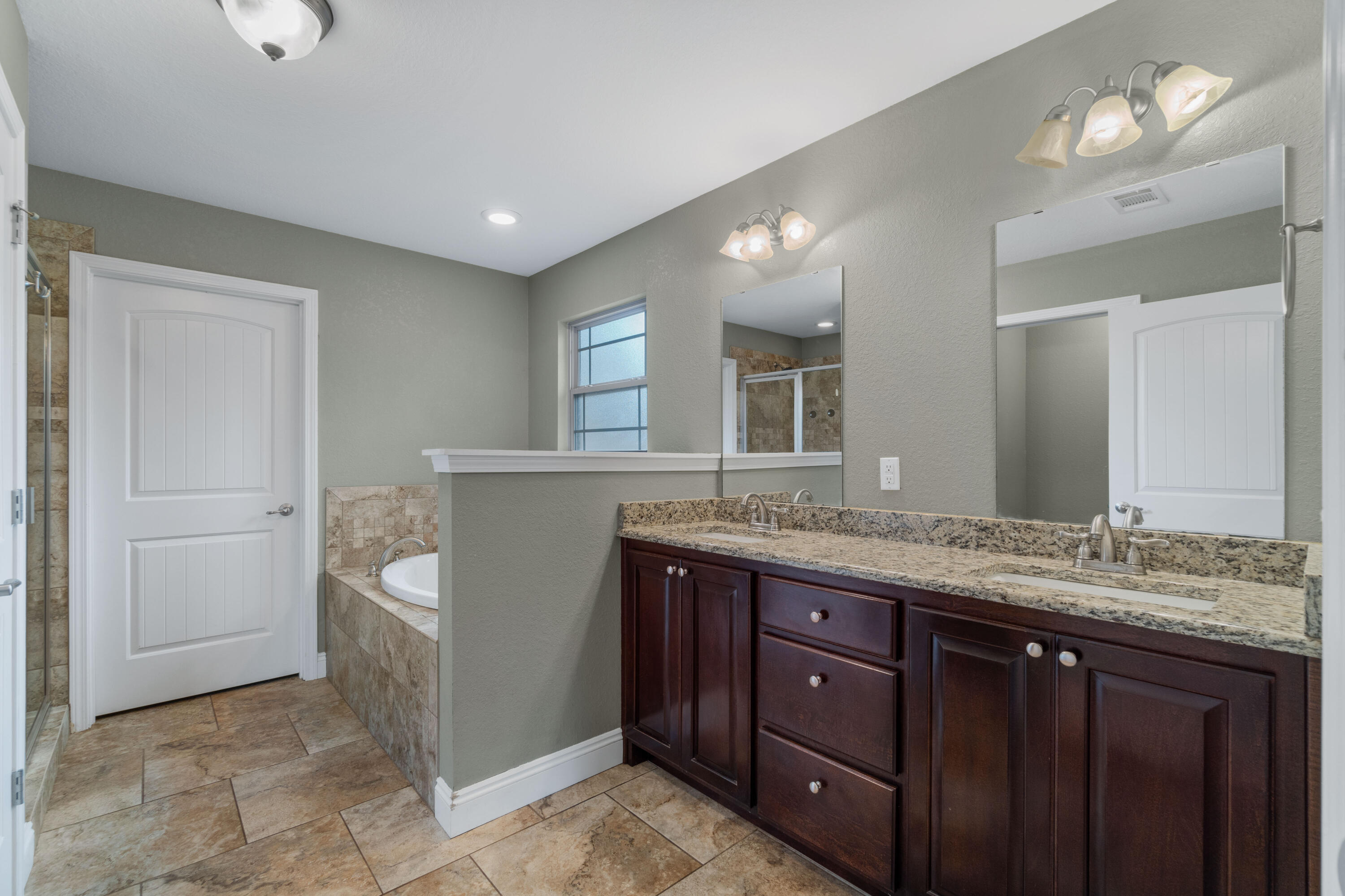 NAVARRE S/D 2ND ADDN - Residential