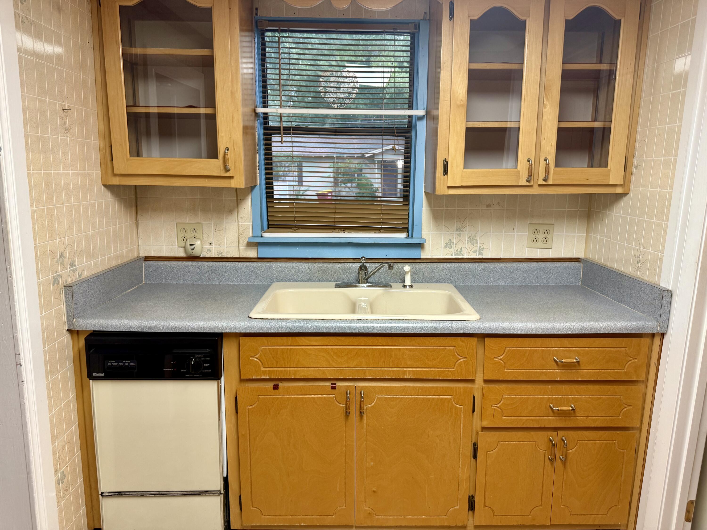 CRESTVIEW - Residential Lease