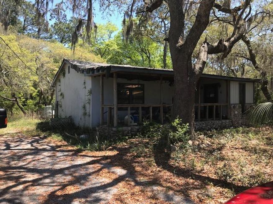 ***Property has been vacant for quite some time, enter with caution*** Good Renovation project located just outside of Niceville. Home is being sold AS IS. Buyer is responsible for verifying all necessary information.
