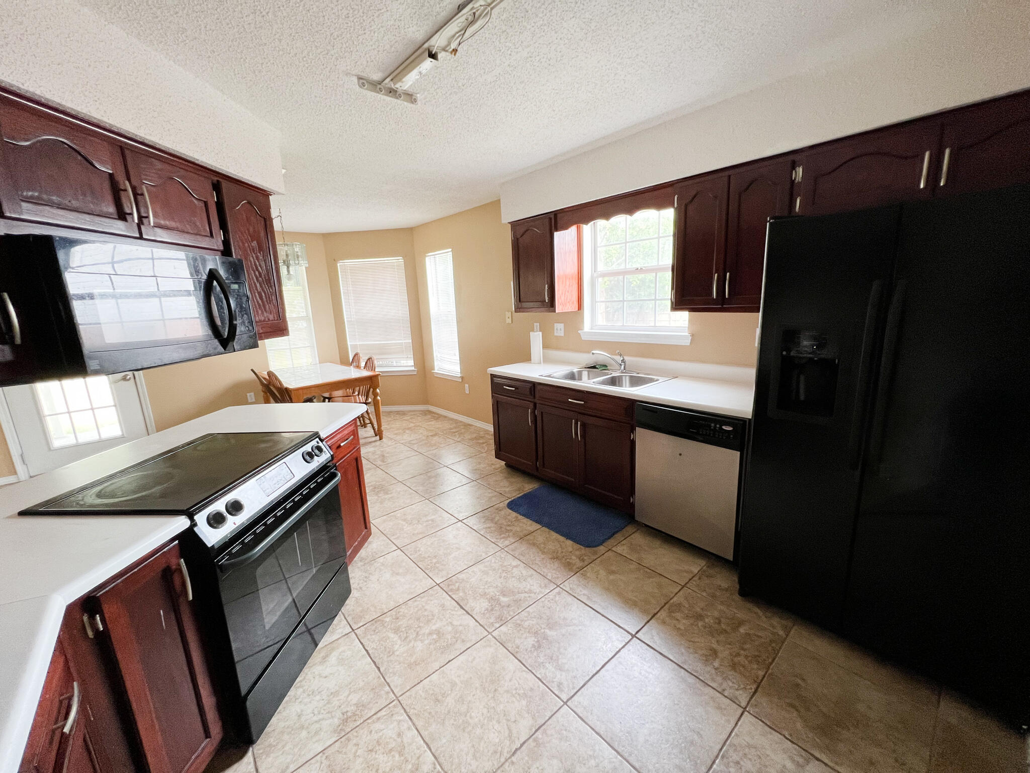 NORTHVIEW 4TH ADD LOT 16 - Residential