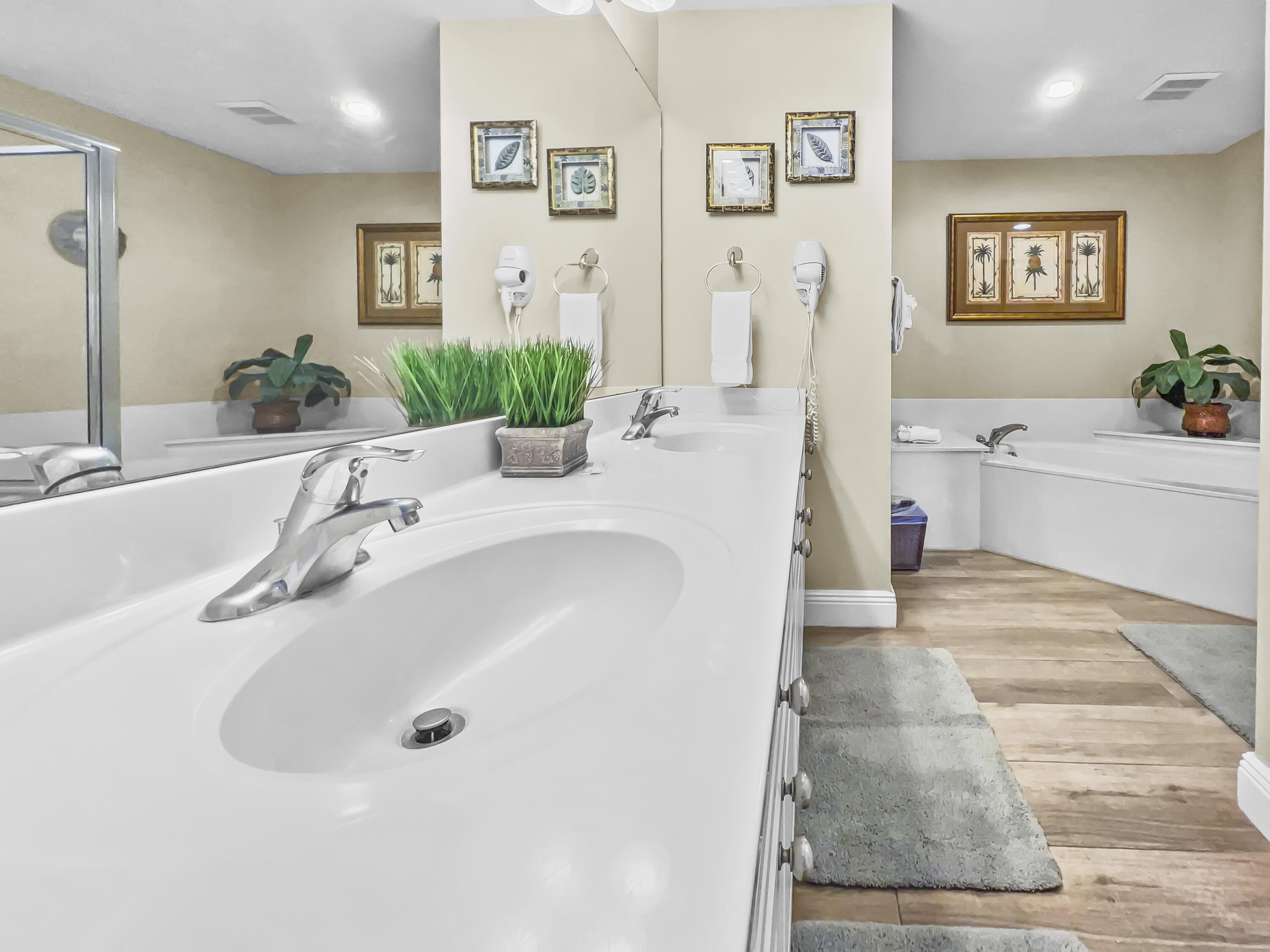 SUMMER PLACE - Residential